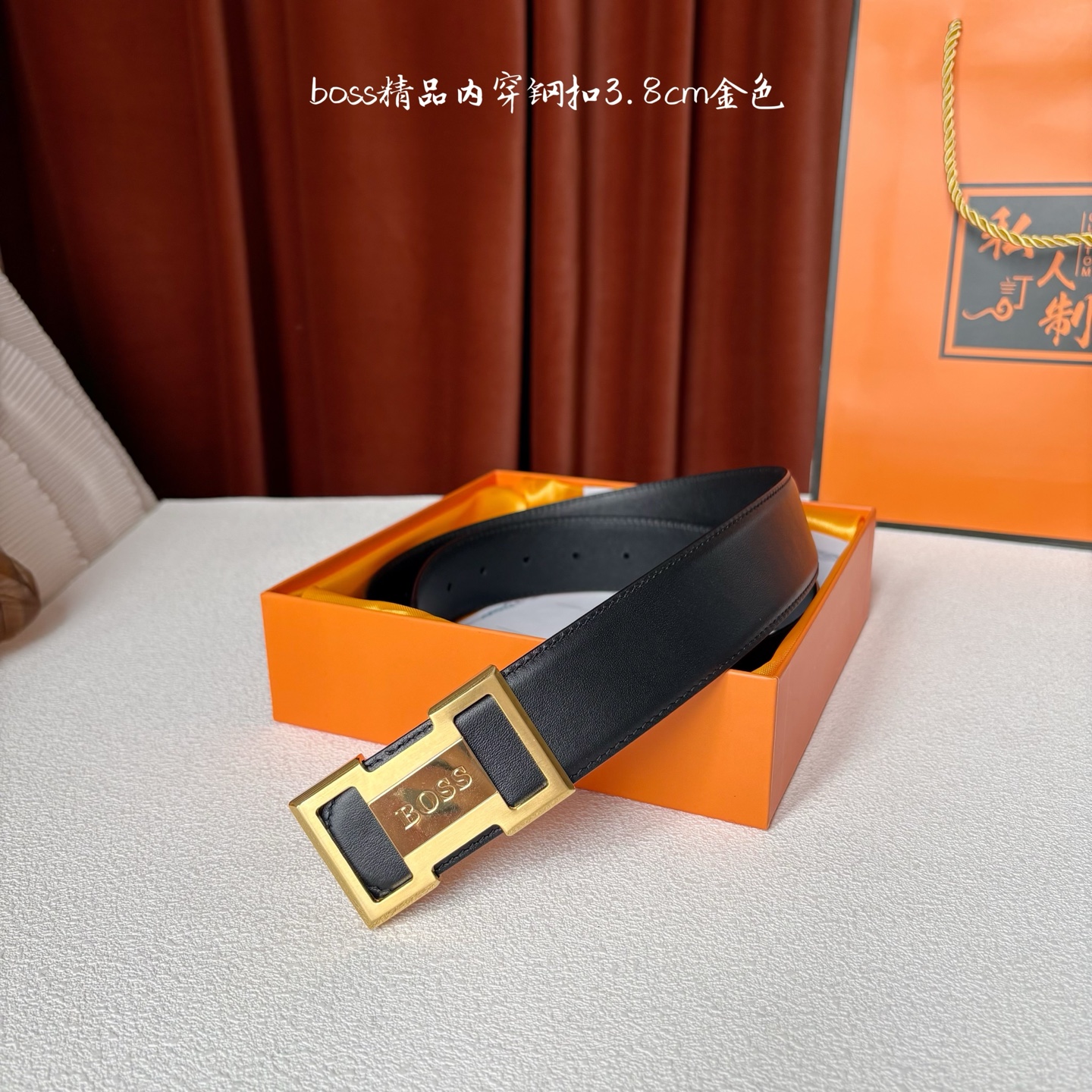 精品内穿钢扣搭配头层柔软小牛皮，时尚大方，彰显优雅质感。喜欢低调质感的来入！