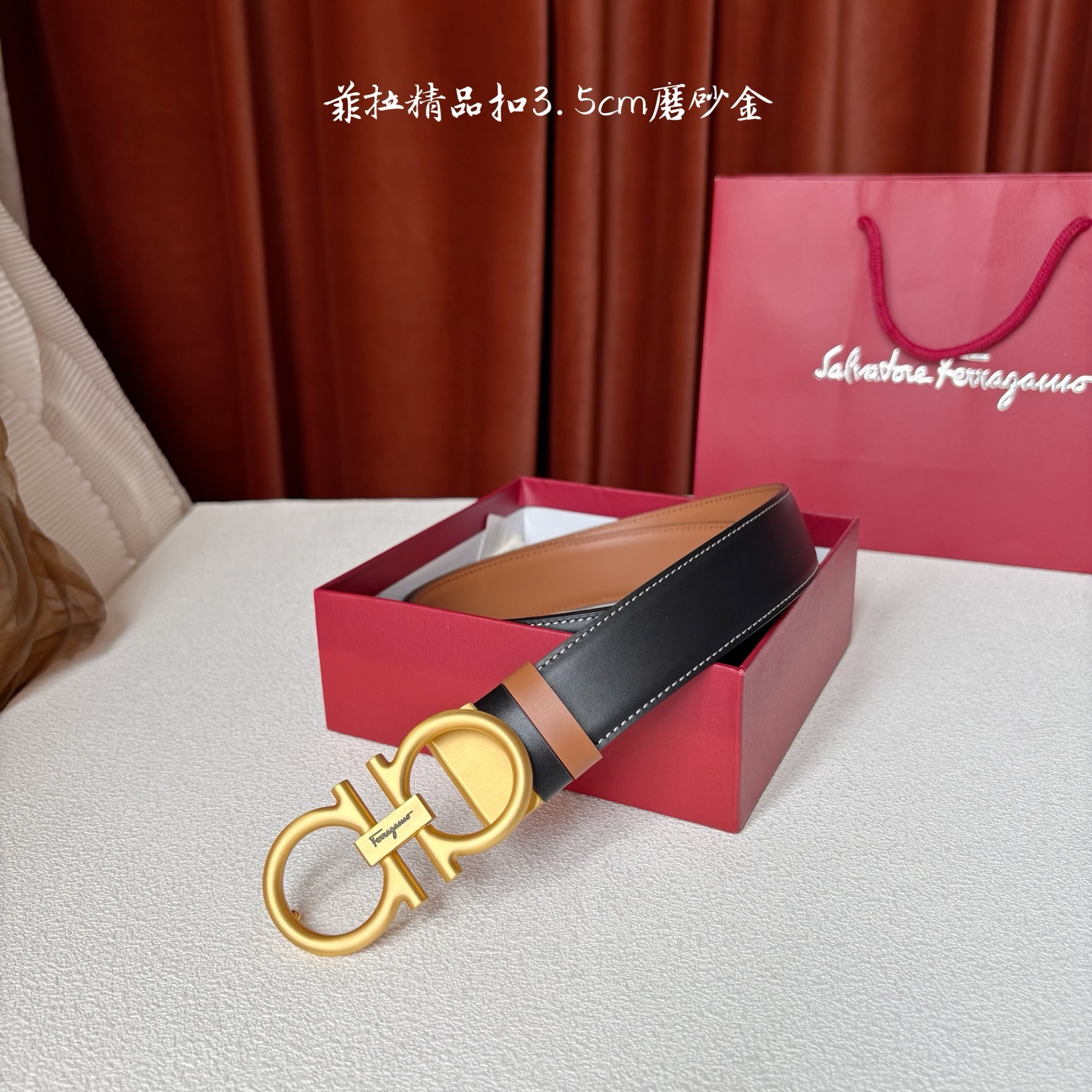 NO:764105,Ferragamo men's imported calfskin has a delicate and soft feel. It is paired with a pure copper boutique buckle, a must-have for men!  Width 3.5cm, belt, ferragamo, cowhide19860909菲拉格慕男款进口小牛皮,手感细腻柔软.搭配纯铜精品扣,男士必备！宽度3.5cm,皮带,ferragamo,cowhide,Belt
