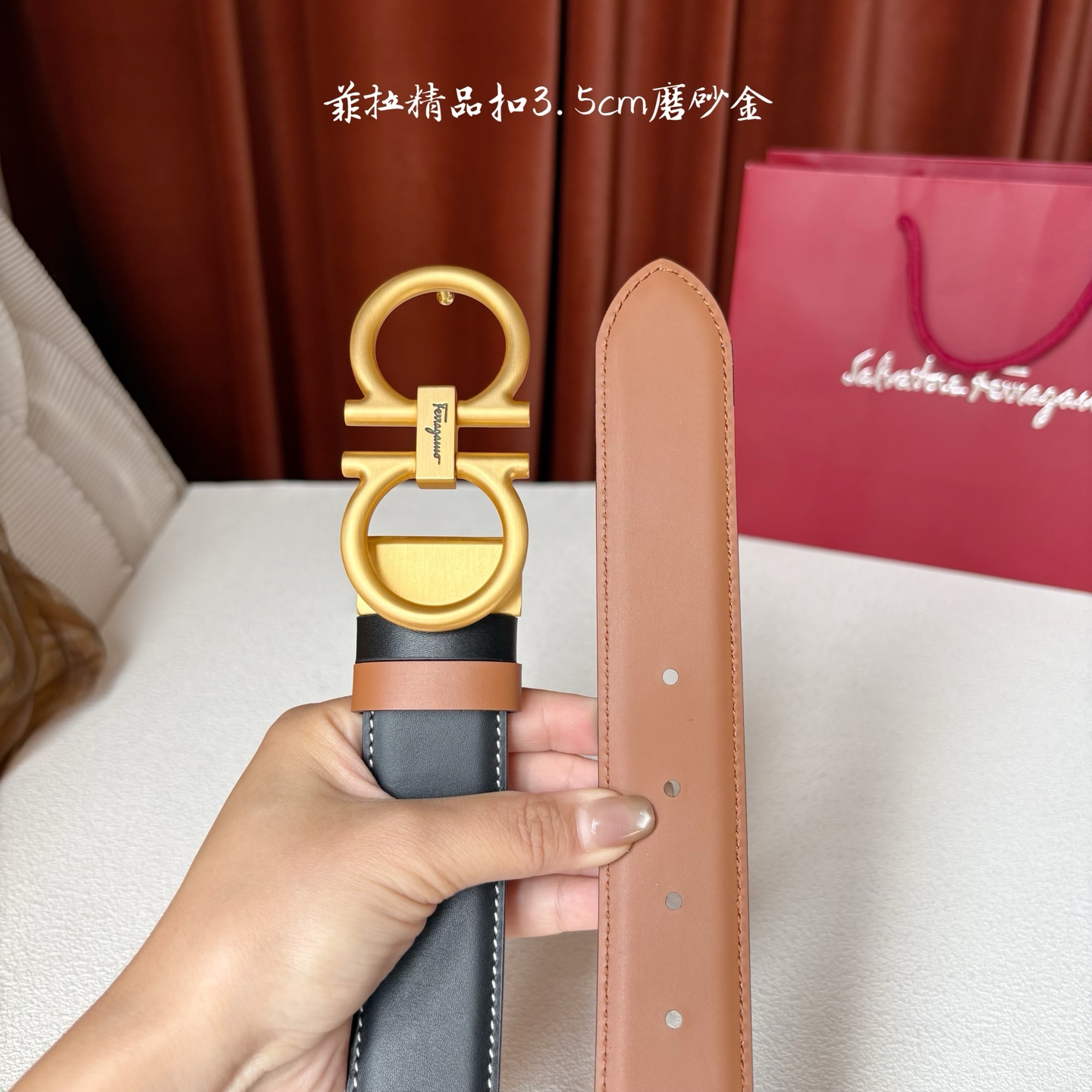 菲拉格慕男款进口小牛皮 手感细腻柔软 搭配纯铜精品扣
