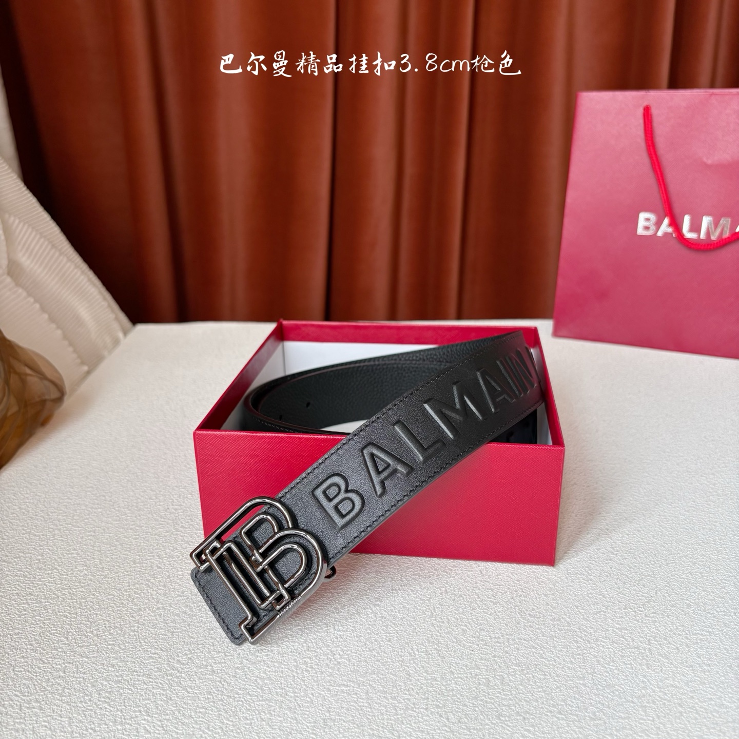NO:763966,Balmain. B-lettered boutique belt, with embossed calf leather on one side and pebbled bottom on the other, with a premium hanging buckle that can be used on both sides, low-key yet elegant., belt, balmain, cowhide19860909巴尔曼. lB字母精品腰带,一面压花小牛皮,另一面荔枝纹底,搭配精品挂扣双面可用,低调不失优雅.,皮带,balmain,cowhide,Belt
