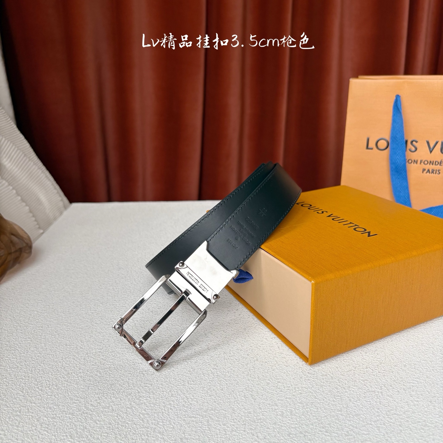 NO:763955,Lv new season, double-sided imported calfskin, with high-quality copper buckle, double-sided, 3.5cm wide, gentlemanly style, versatile and fashionable., belt, louis vuitton, cowhide19860909Lv当季新款,双面进口小牛皮,搭配精品铜挂扣,双面可用,宽3.5cm,绅士风度,百搭时尚.,皮带,louis vuitton,cowhide,Belt