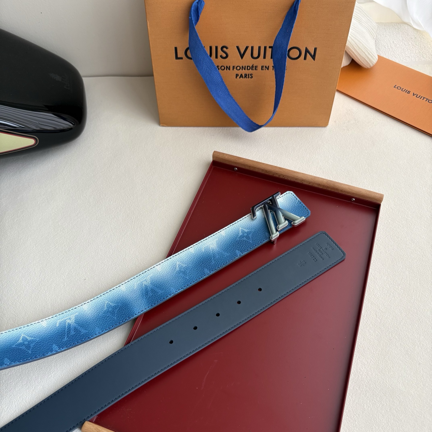 Lv新款Pvc印花面配原版平纹底，搭配精品铜扣，精工制作，细节看图，实物拍摄，高端奢华，宽度4.0cm