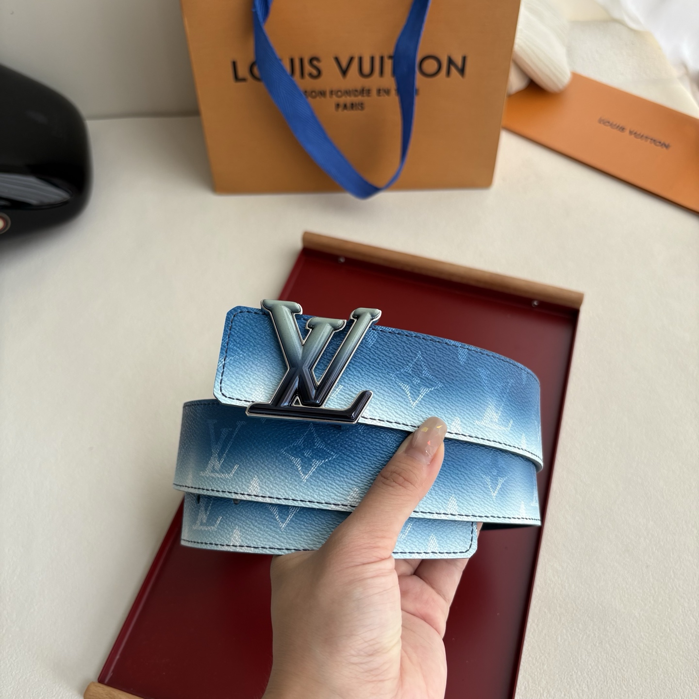 Lv新款Pvc印花面配原版平纹底，搭配精品铜扣，精工制作，细节看图，实物拍摄，高端奢华，宽度4.0cm