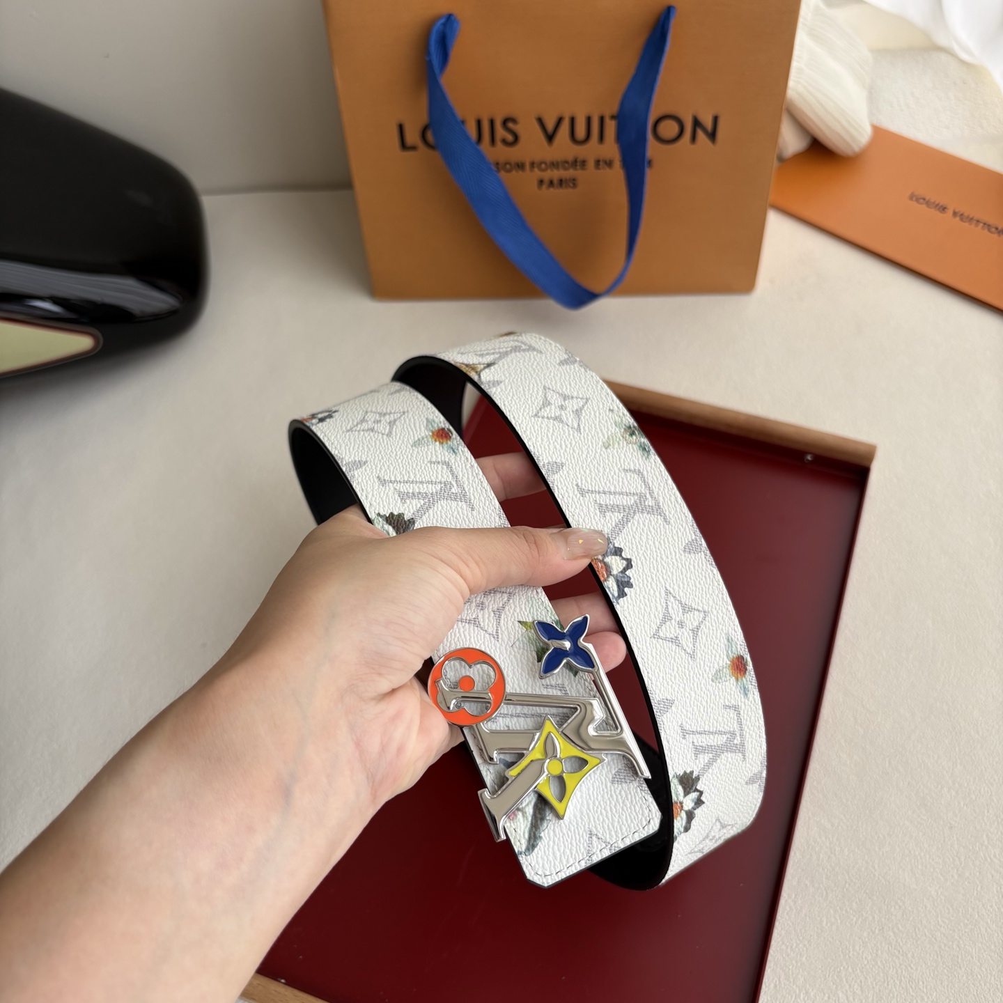 Lv新款Pvc印花面配原版平纹底，搭配精品铜扣，精工制作，细节看图，实物拍摄，高端奢华，宽度4.0cm