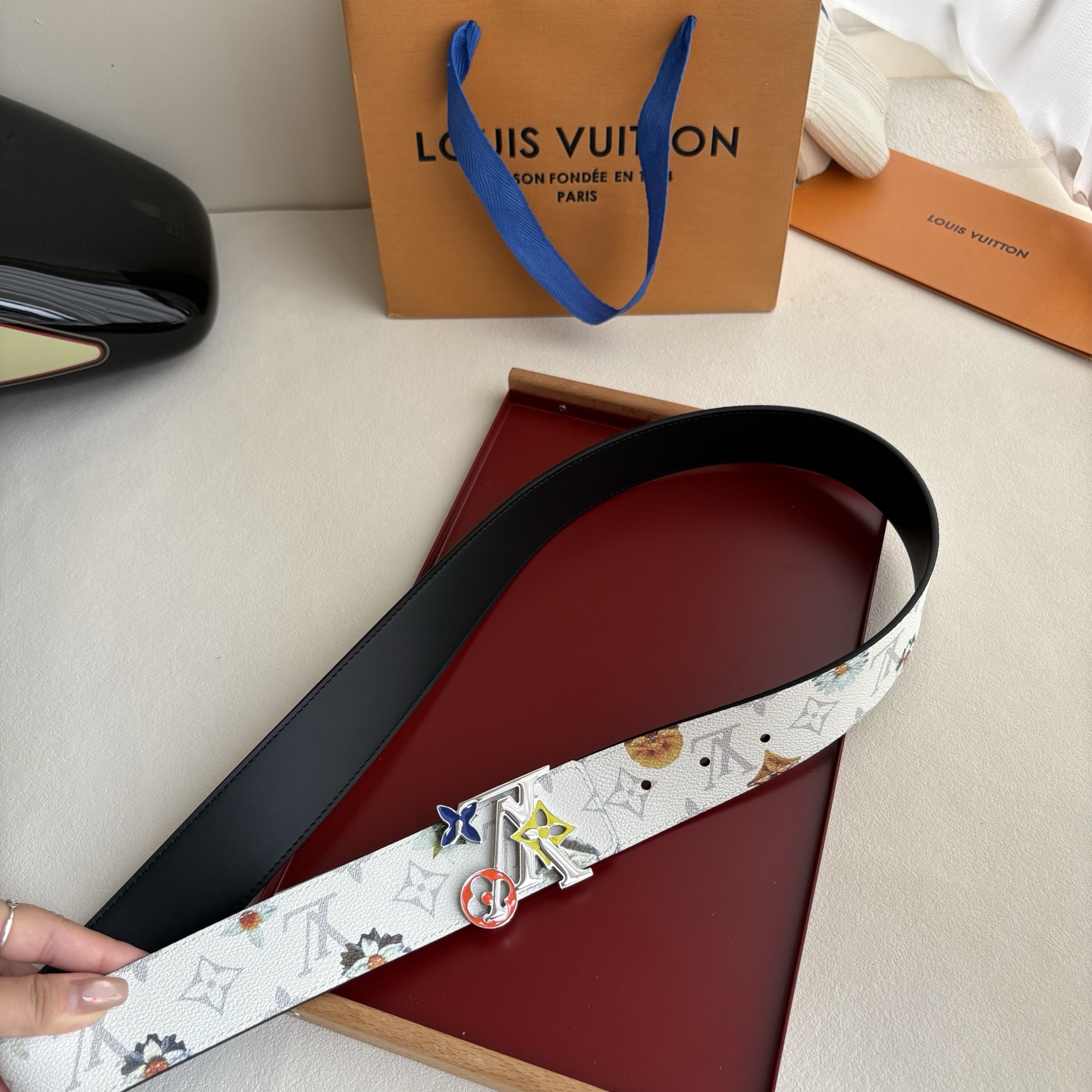 Lv新款Pvc印花面配原版平纹底，搭配精品铜扣，精工制作，细节看图，实物拍摄，高端奢华，宽度4.0cm