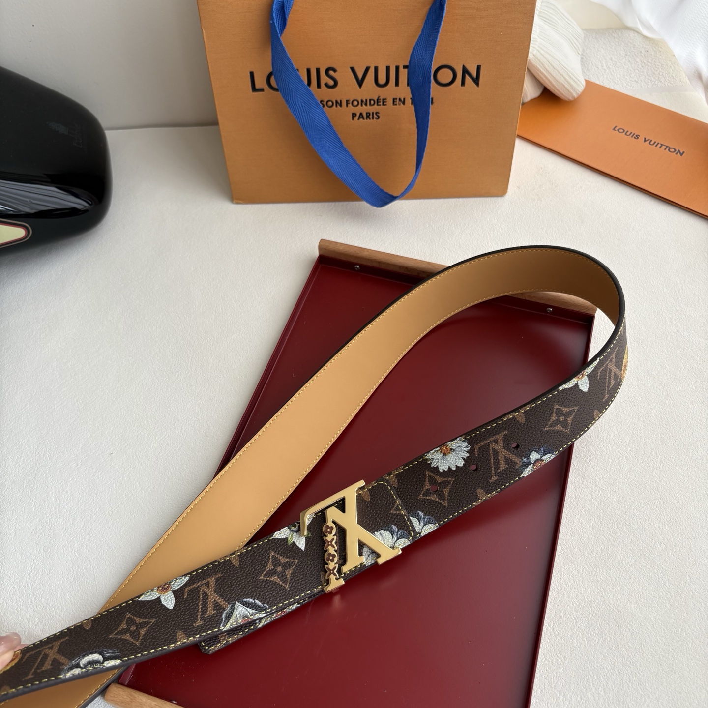 Lv新款Pvc印花面配原版平纹底，搭配精品铜扣，精工制作，细节看图，实物拍摄，高端奢华，宽度4.0cm