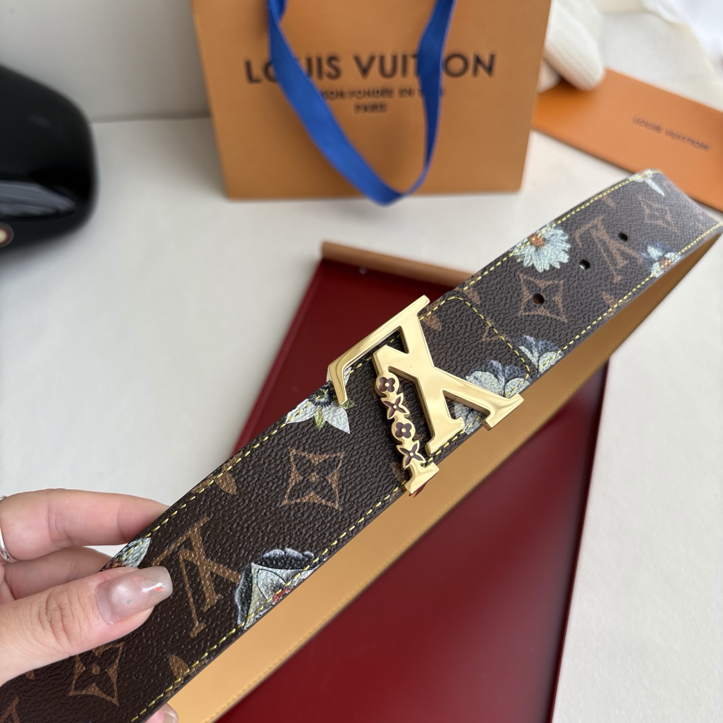 Lv新款Pvc印花面配原版平纹底，搭配精品铜扣，精工制作，细节看图，实物拍摄，高端奢华，宽度4.0cm