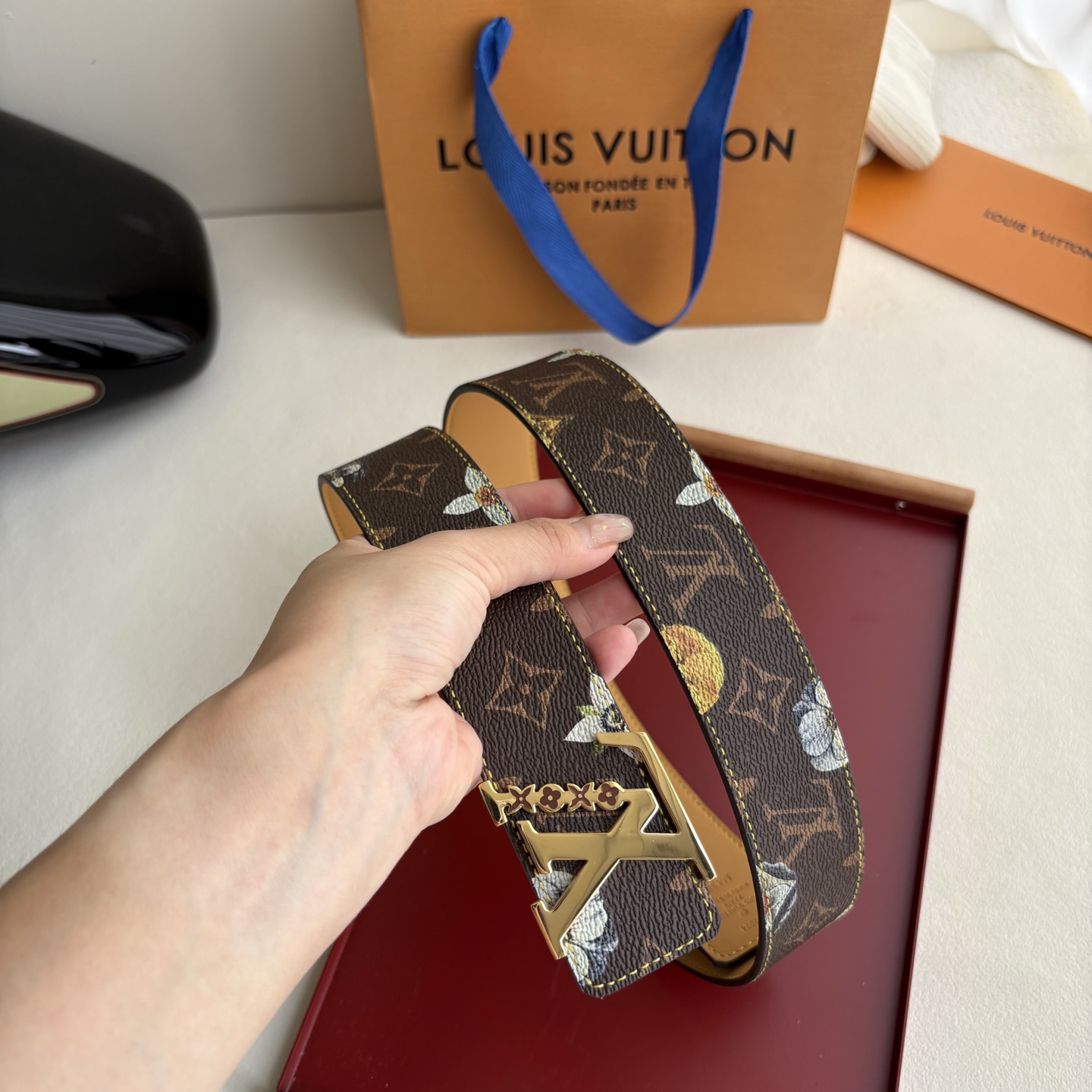 Lv新款Pvc印花面配原版平纹底，搭配精品铜扣，精工制作，细节看图，实物拍摄，高端奢华，宽度4.0cm