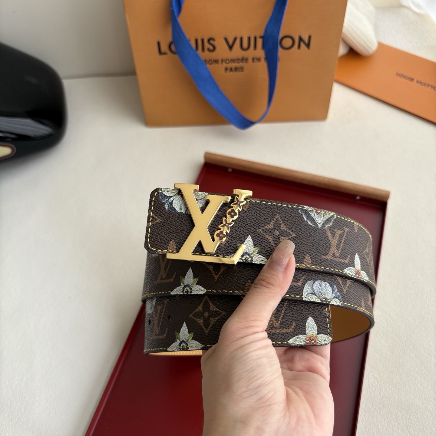 Lv新款Pvc印花面配原版平纹底，搭配精品铜扣，精工制作，细节看图，实物拍摄，高端奢华，宽度4.0cm