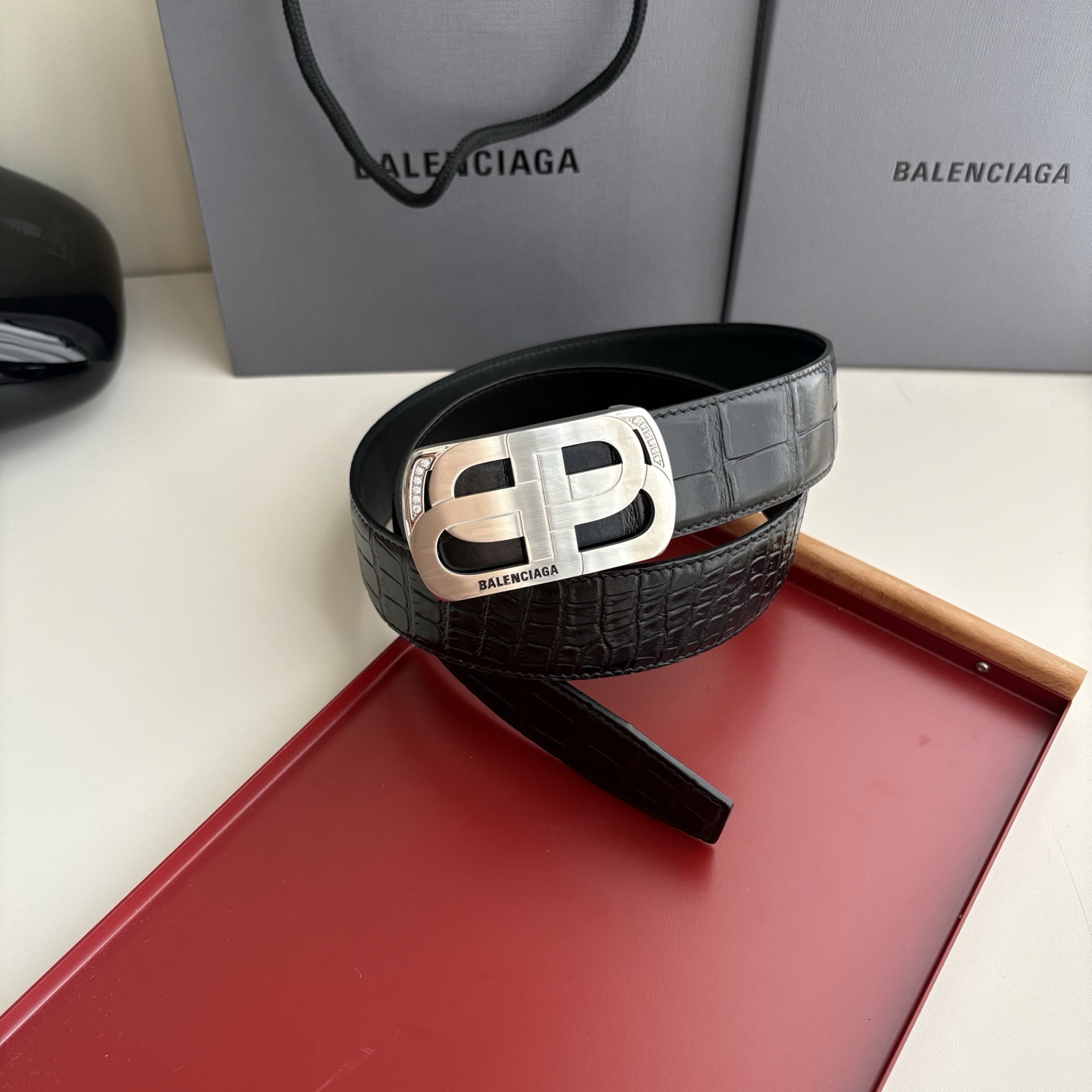 巴黎世家双面小牛皮，原单精品内穿钻石钢扣，精工制作，细节看图，实物拍摄，高端奢华，宽度3.8cm