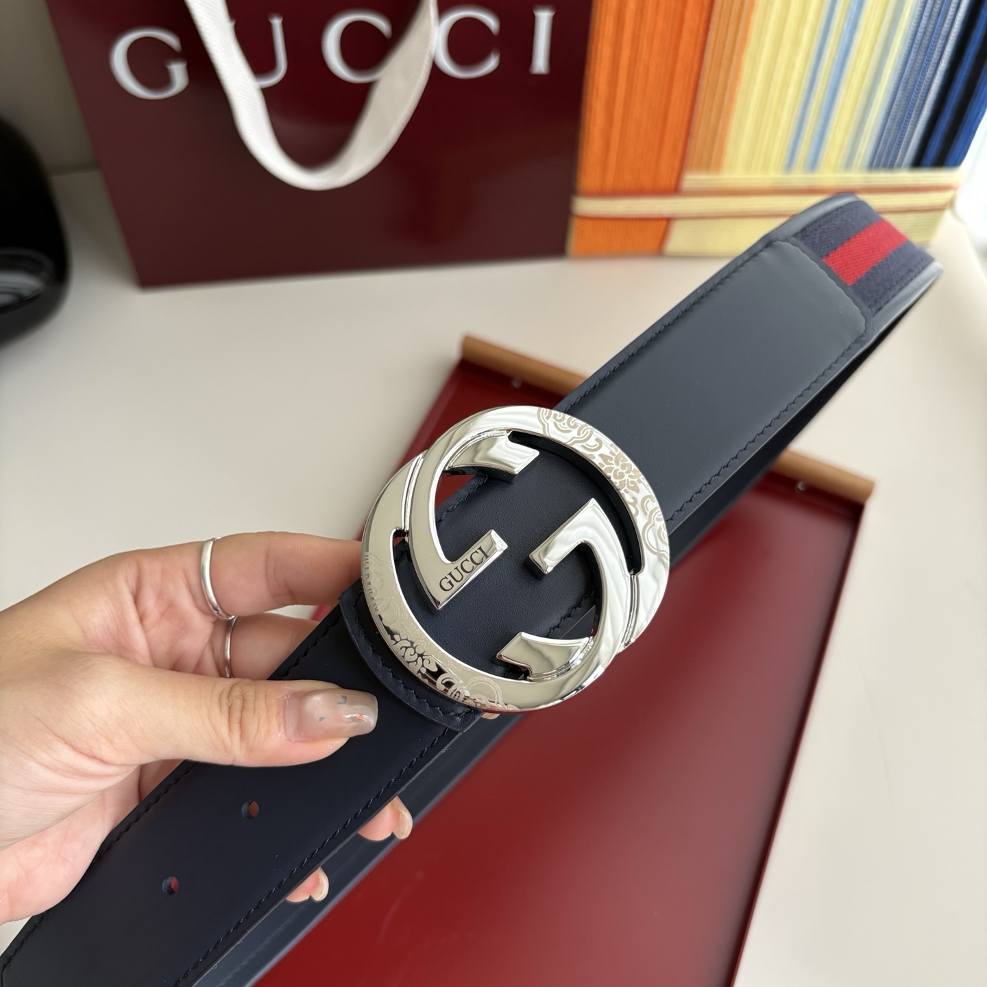 Gucci 经典原单品质，红蓝织带拼接小牛皮，原单精品挂扣，精工制作，细节看图，实物拍摄，高端奢华，宽度