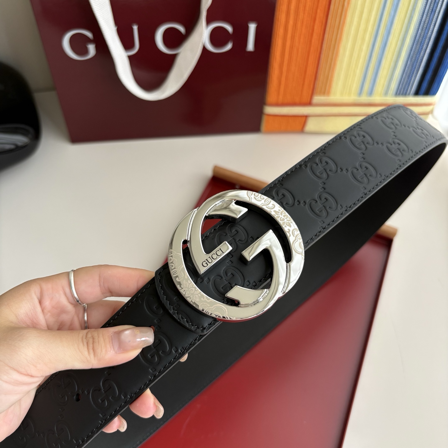 Gucci 经典原单品质，压大花面搭配原版皮底，原单精品挂扣，精工制作，细节看图，实物拍摄，高端奢华，宽