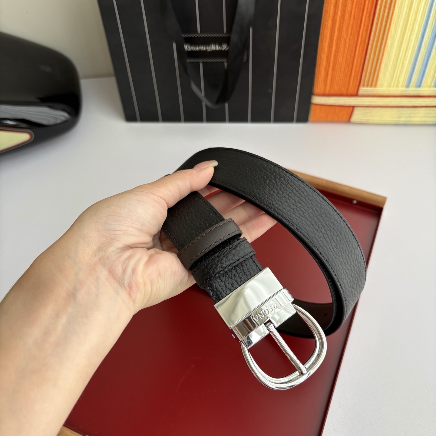 NO:764131,Original Ermenegildo Zegna calfskin, which feels delicate and soft, with a high-quality pure copper rotating buckle, a must-have for men!  Width 3.5cm bright silver, belt, zegna, cowhide19860909杰尼亚原版小牛皮,手感细腻柔软,搭配精品纯铜旋转扣,男士必备！宽3.5cm亮银色,皮带,zegna,cowhide,Belt
