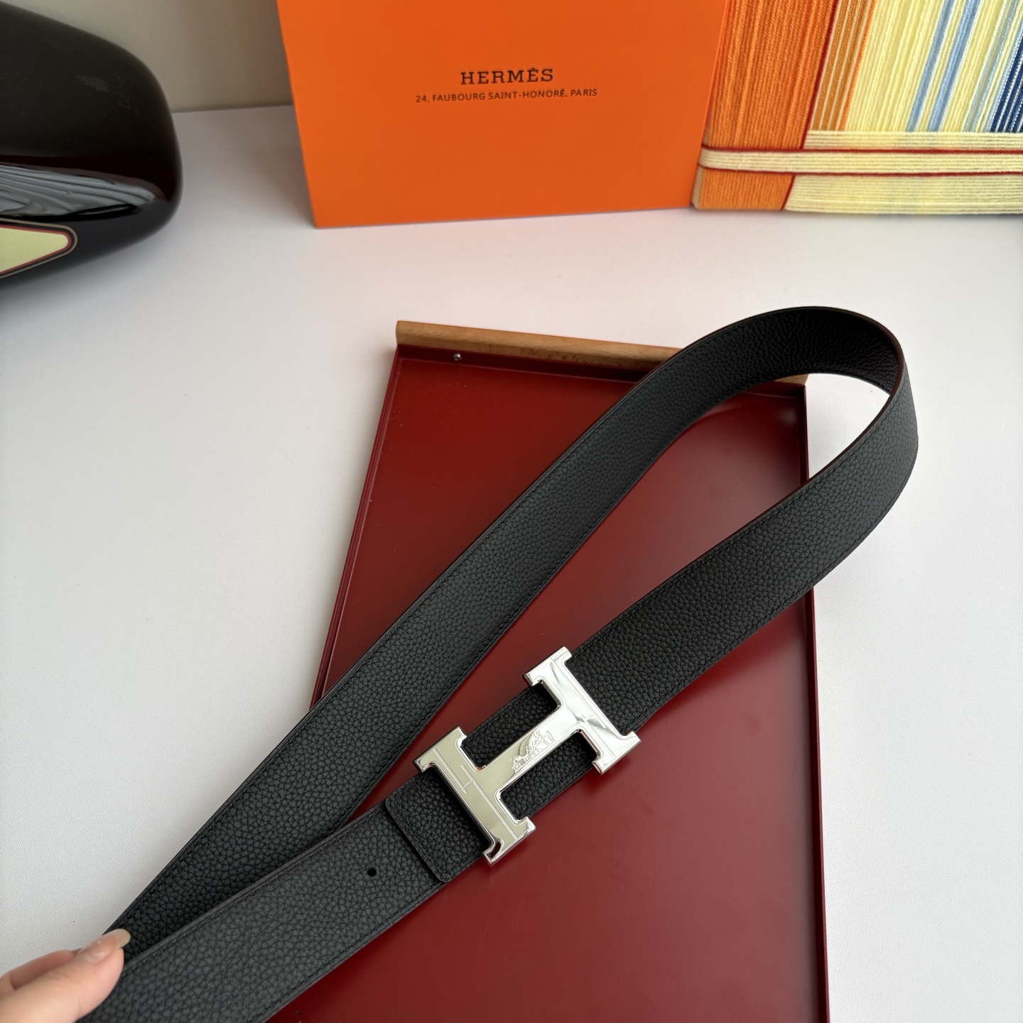【爱马仕】Hermes 原单爱马仕，宽3.8cm进口原版皮带身，双面可两面用，精品电镀五金 ！