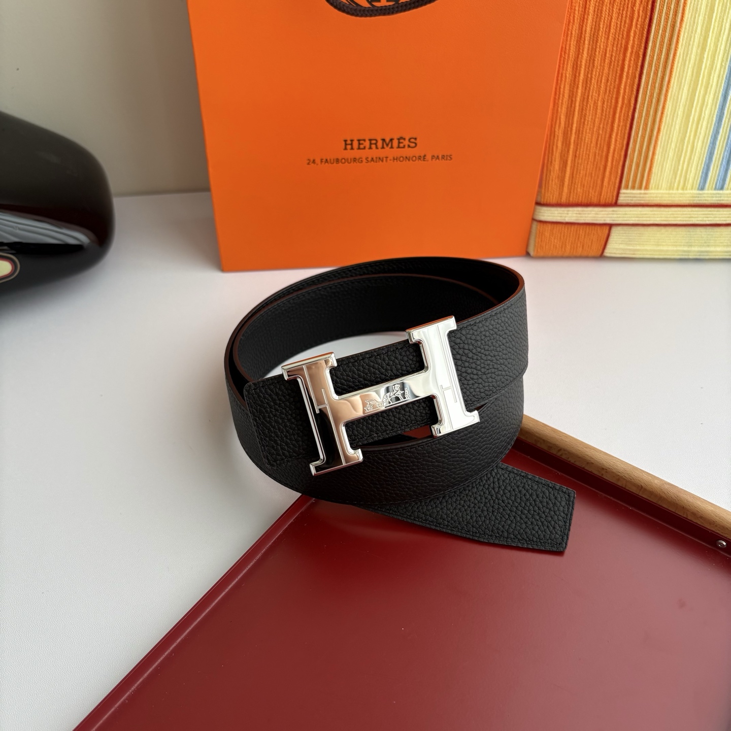【爱马仕】Hermes 原单爱马仕，宽3.8cm进口原版皮带身，双面可两面用，精品电镀五金 ！