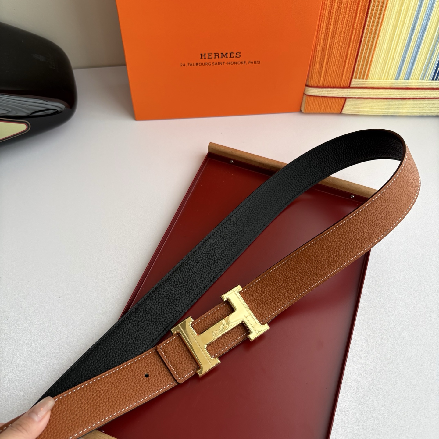 【爱马仕】Hermes 原单爱马仕，宽3.8cm进口原版皮带身，双面可两面用，精品电镀五金 ！