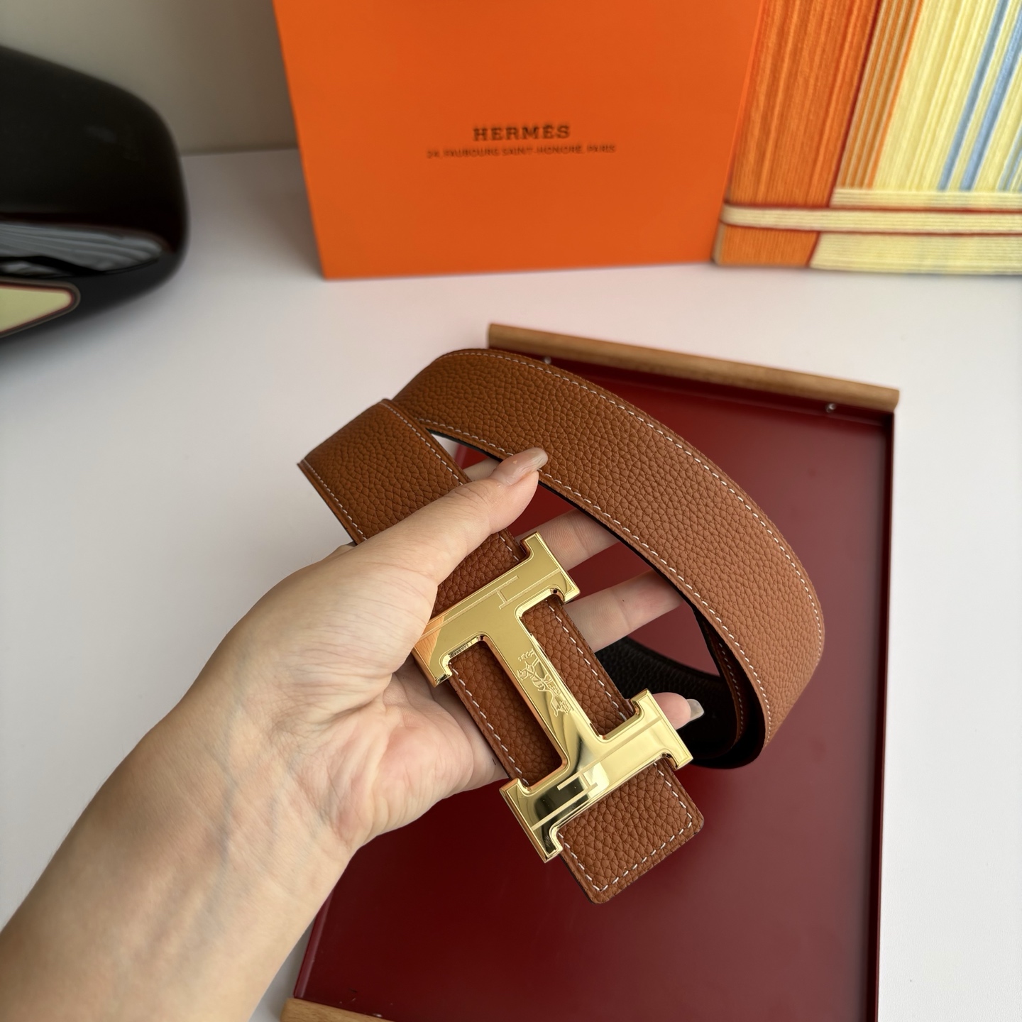 【爱马仕】Hermes 原单爱马仕，宽3.8cm进口原版皮带身，双面可两面用，精品电镀五金 ！