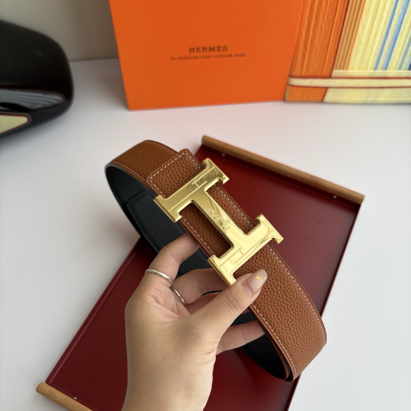 【爱马仕】Hermes 原单爱马仕，宽3.8cm进口原版皮带身，双面可两面用，精品电镀五金 ！