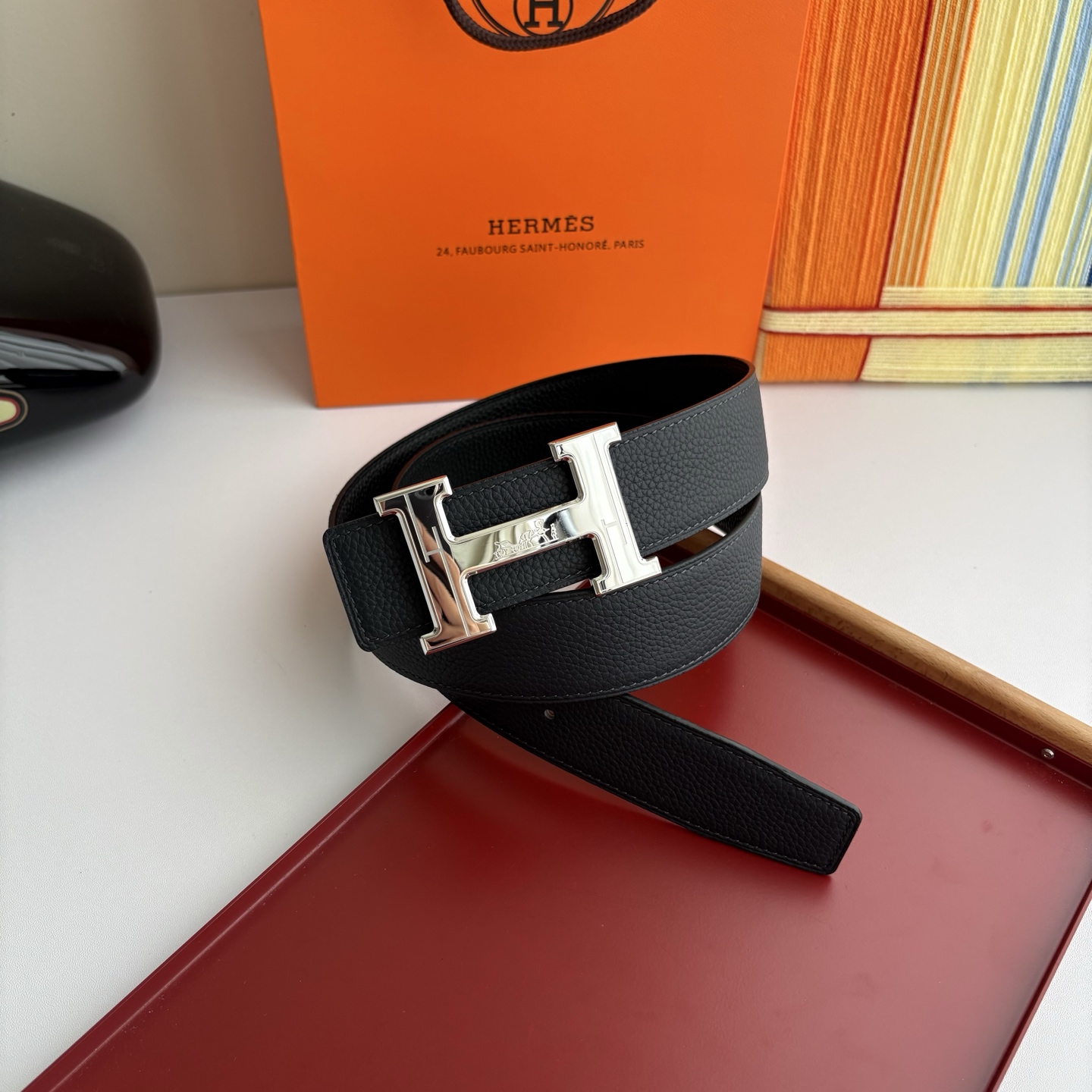 【爱马仕】Hermes 原单爱马仕，宽3.8cm进口原版皮带身，双面可两面用，精品电镀五金 ！