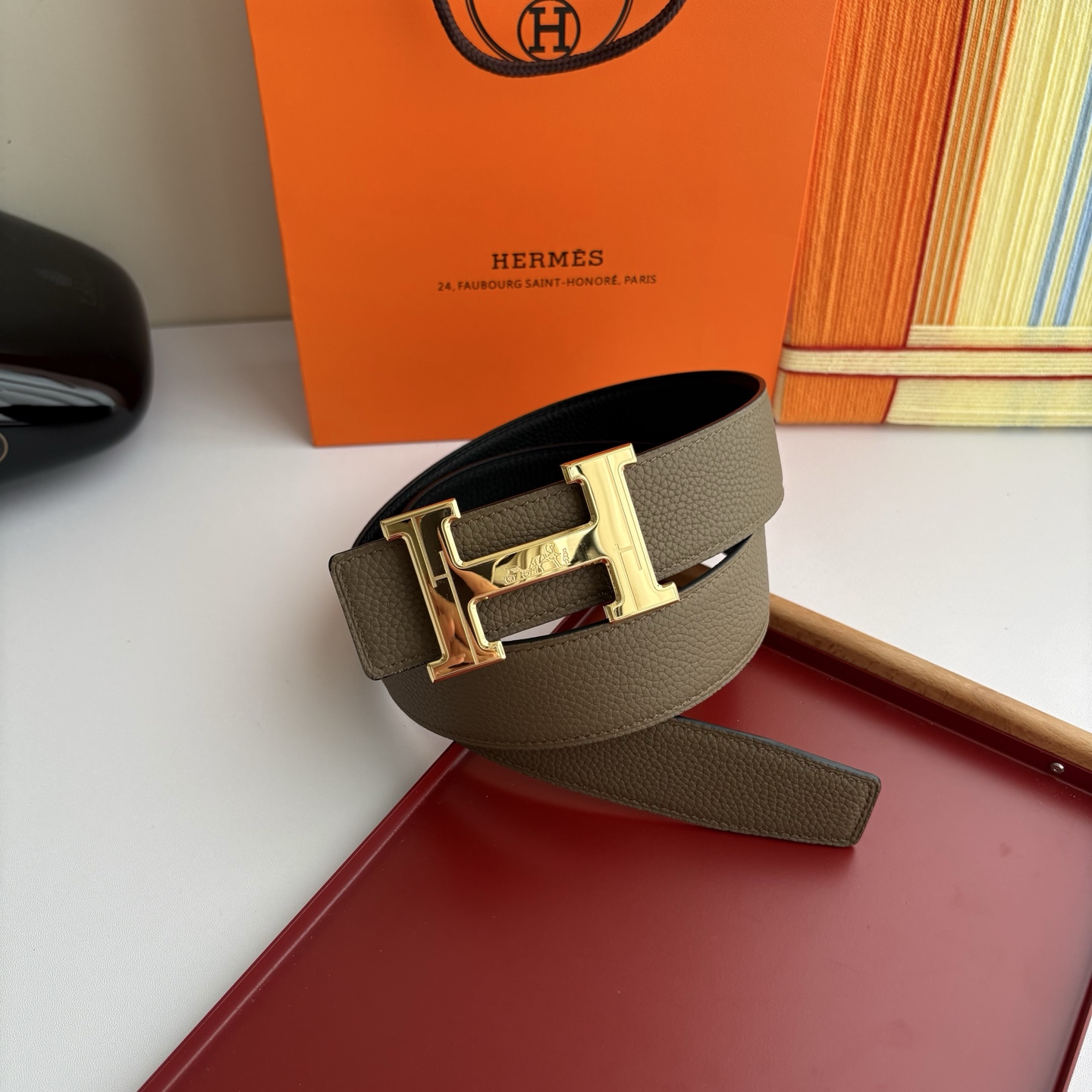【爱马仕】Hermes 原单爱马仕，宽3.8cm进口原版皮带身，双面可两面用，精品电镀五金 ！