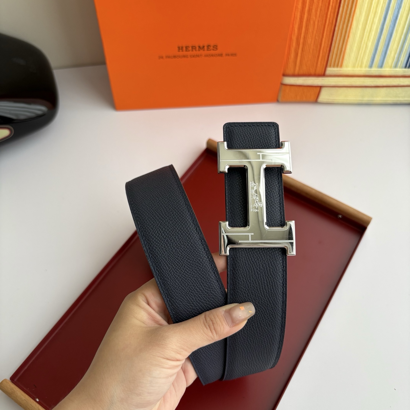 【爱马仕】Hermes 原单爱马仕，宽3.8cm进口原版皮带身，双面可两面用，精品电镀五金 ！