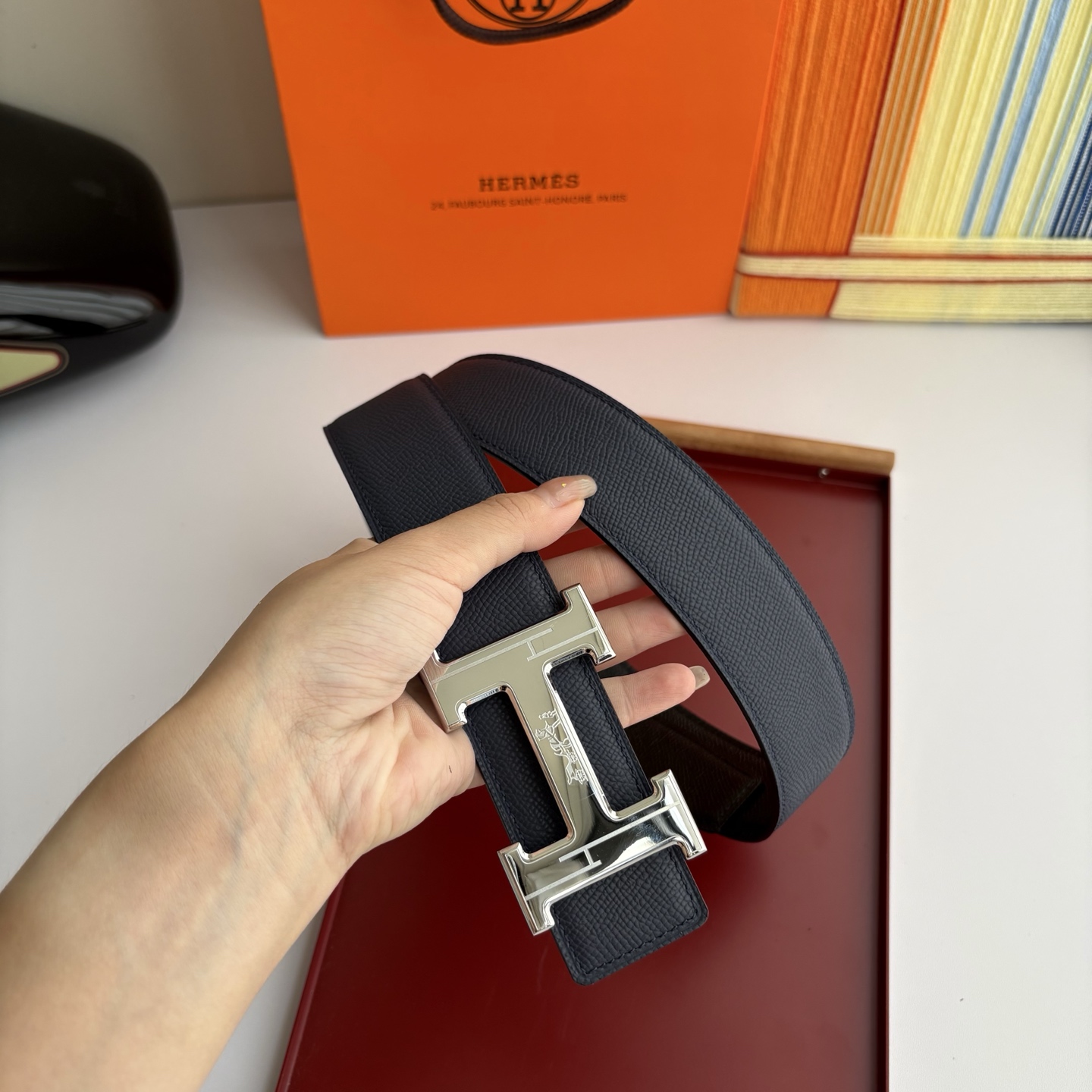 【爱马仕】Hermes 原单爱马仕，宽3.8cm进口原版皮带身，双面可两面用，精品电镀五金 ！