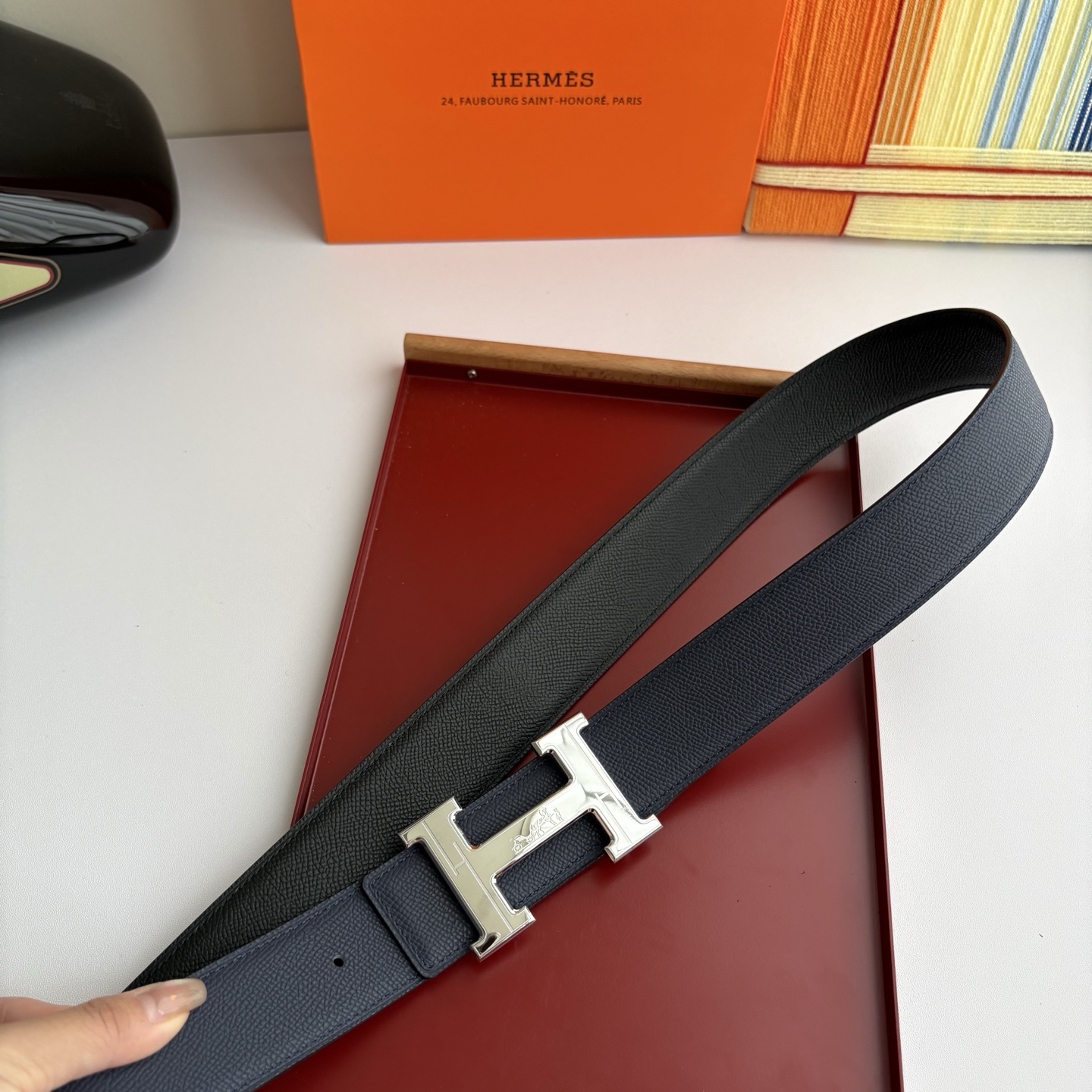 【爱马仕】Hermes 原单爱马仕，宽3.8cm进口原版皮带身，双面可两面用，精品电镀五金 ！