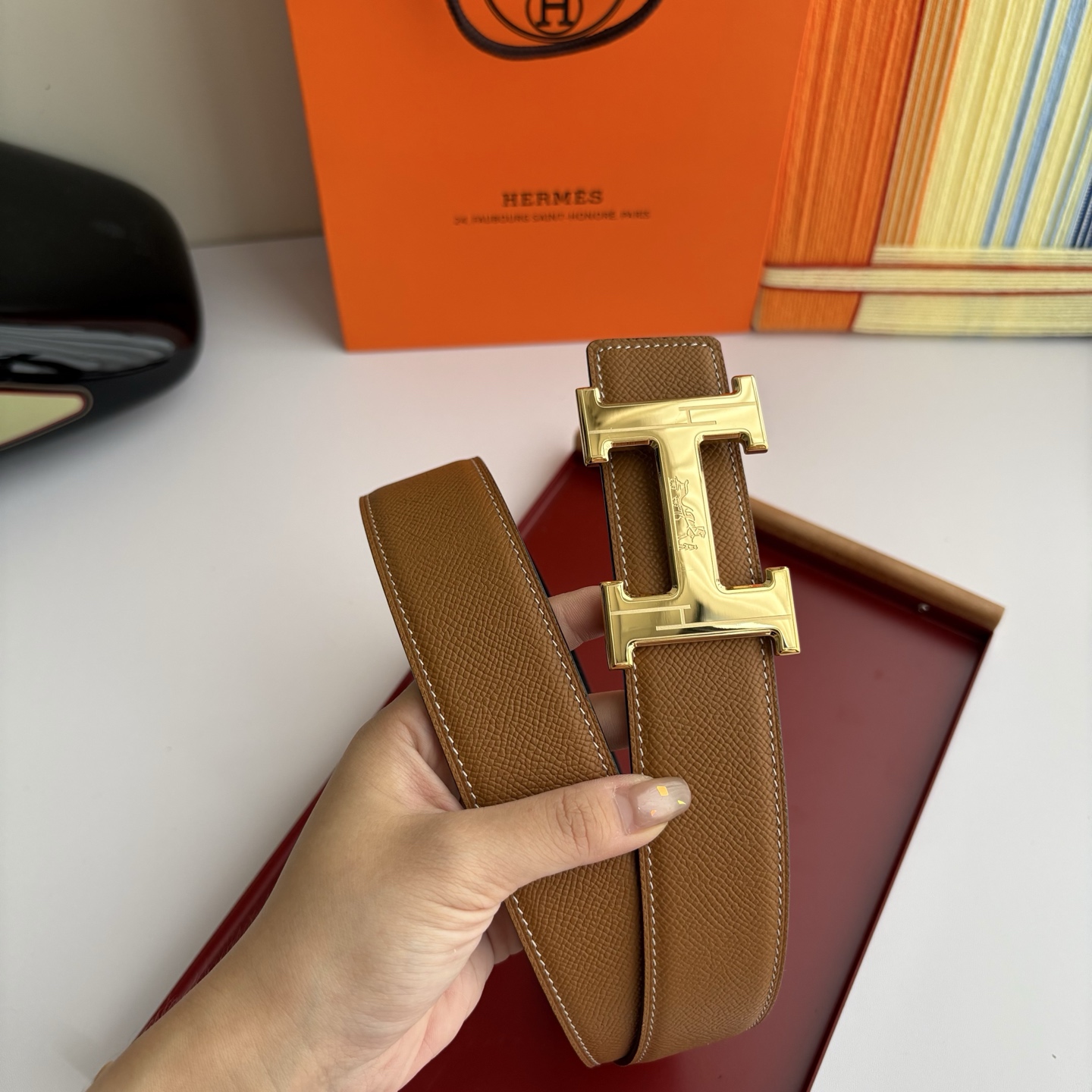 【爱马仕】Hermes 原单爱马仕，宽3.8cm进口原版皮带身，双面可两面用，精品电镀五金 ！