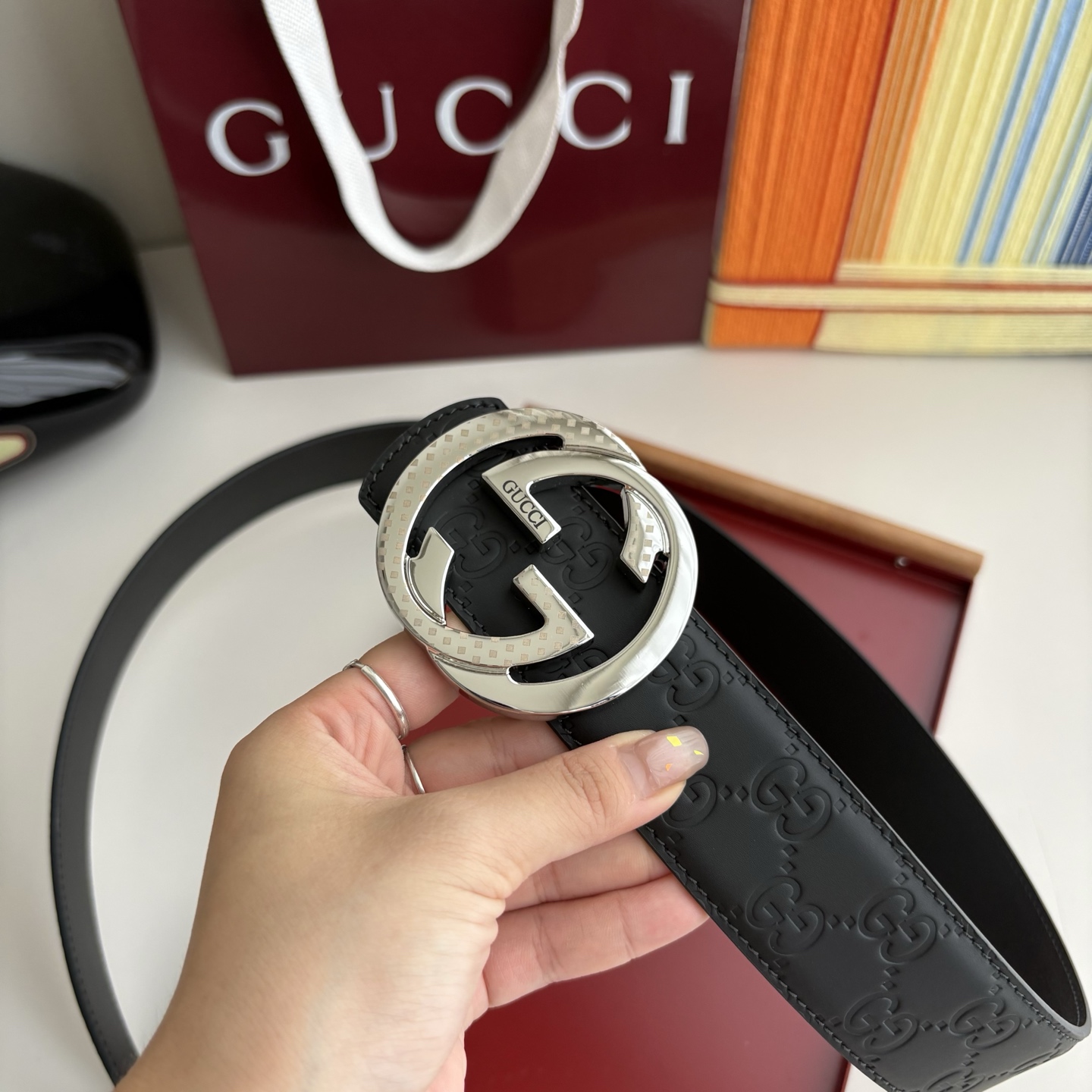 Gucci 经典原单品质，经典压大花面配原版皮底，原单精品挂扣，精工制作，细节看图，实物拍摄，高端奢华，