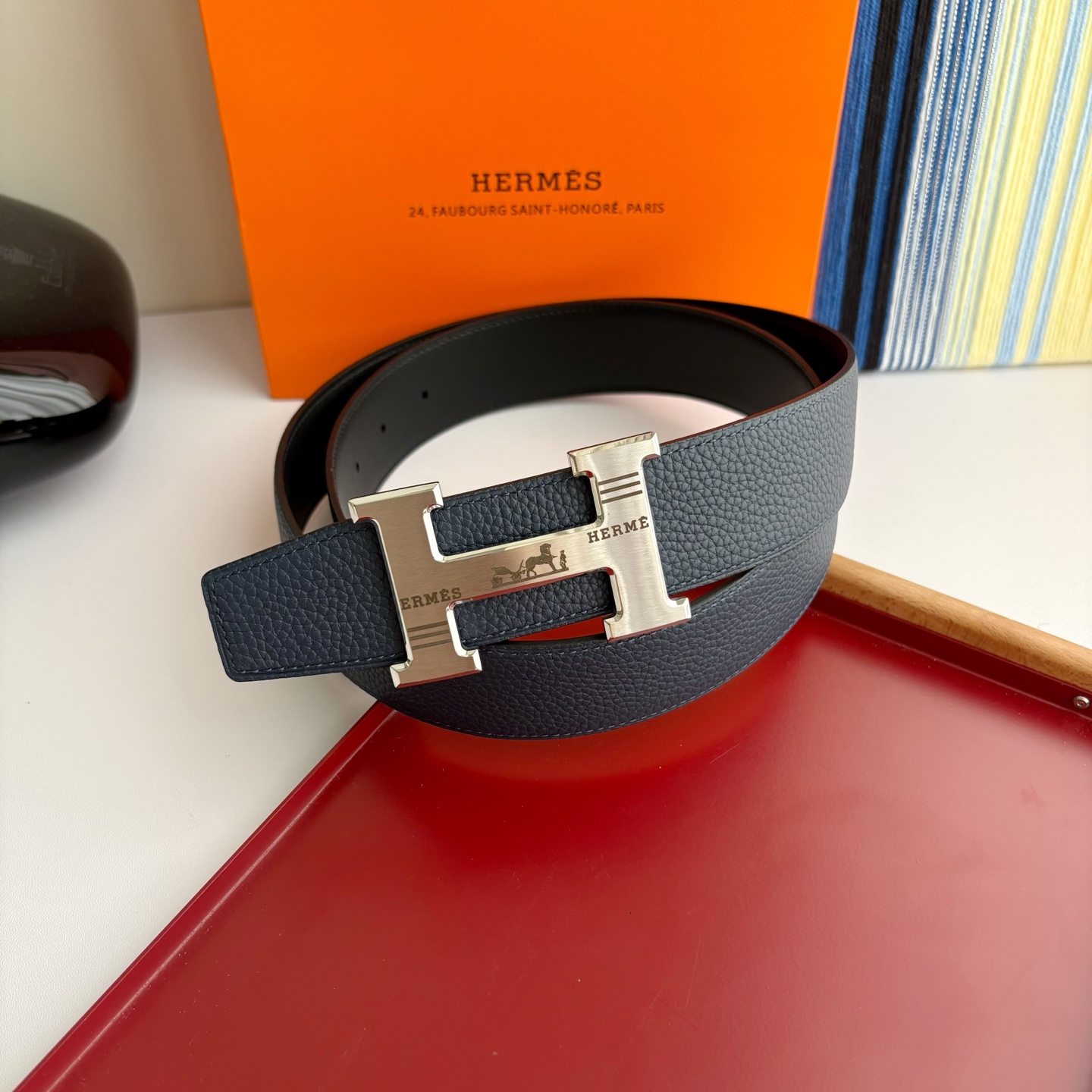 【爱马仕】Hermes 原单爱马仕，宽3.8cm进口原版皮带身，双面可两面用，精品电镀五金 ！