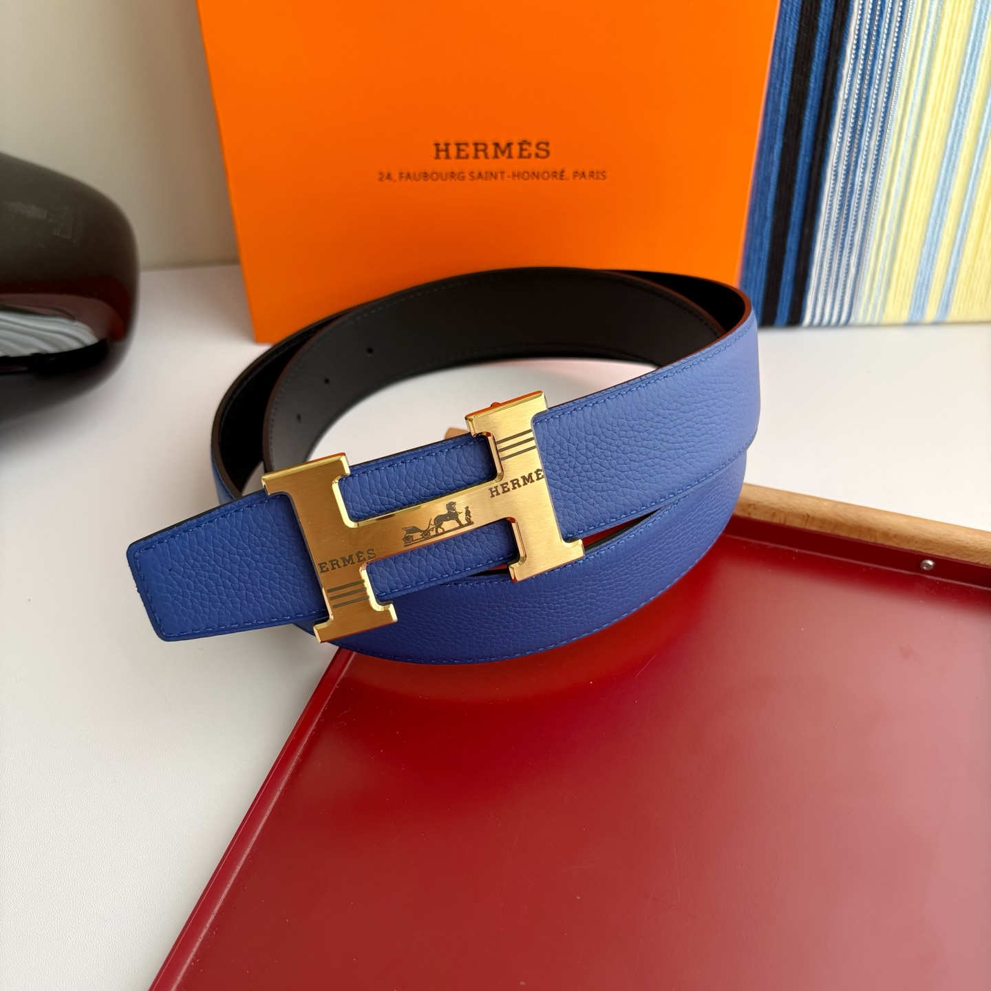 【爱马仕】Hermes 原单爱马仕，宽3.8cm进口原版皮带身，双面可两面用，精品电镀五金 ！