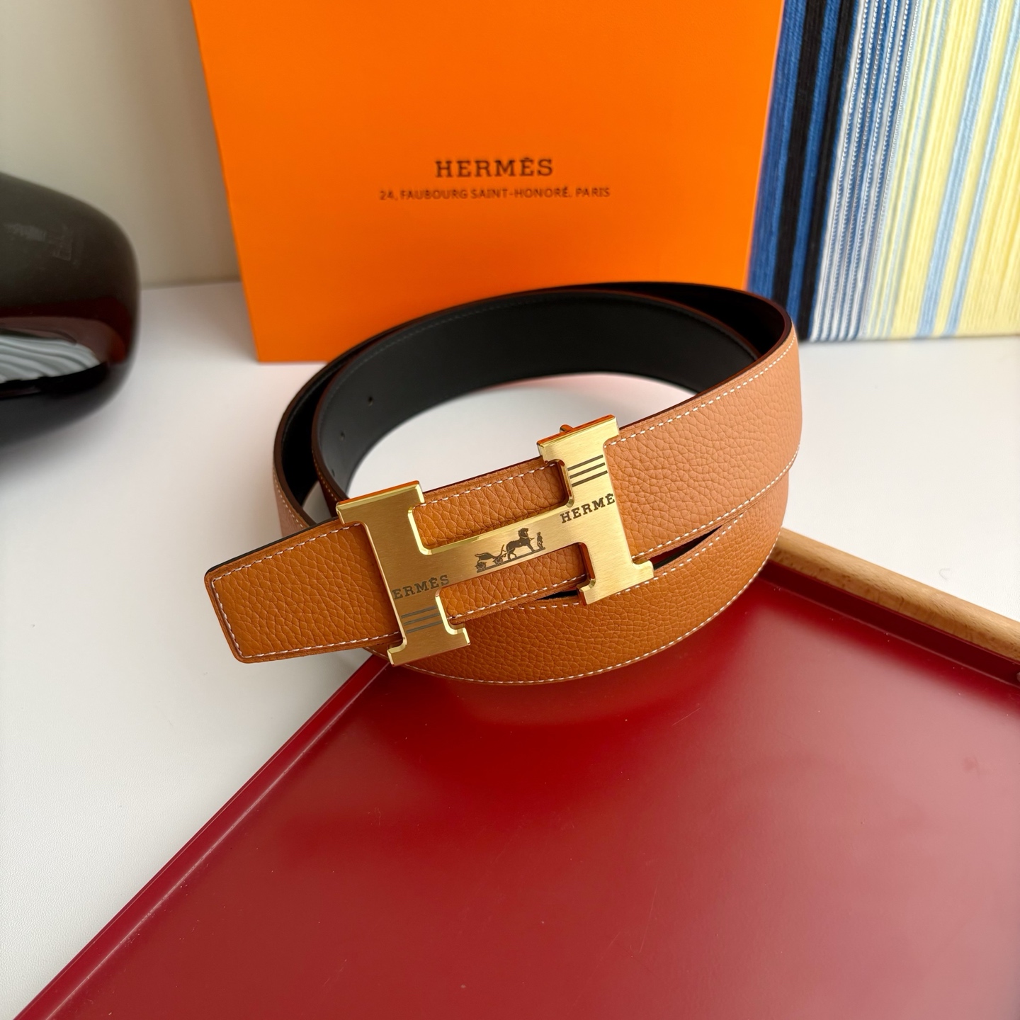 【爱马仕】Hermes 原单爱马仕，宽3.8cm进口原版皮带身，双面可两面用，精品电镀五金 ！