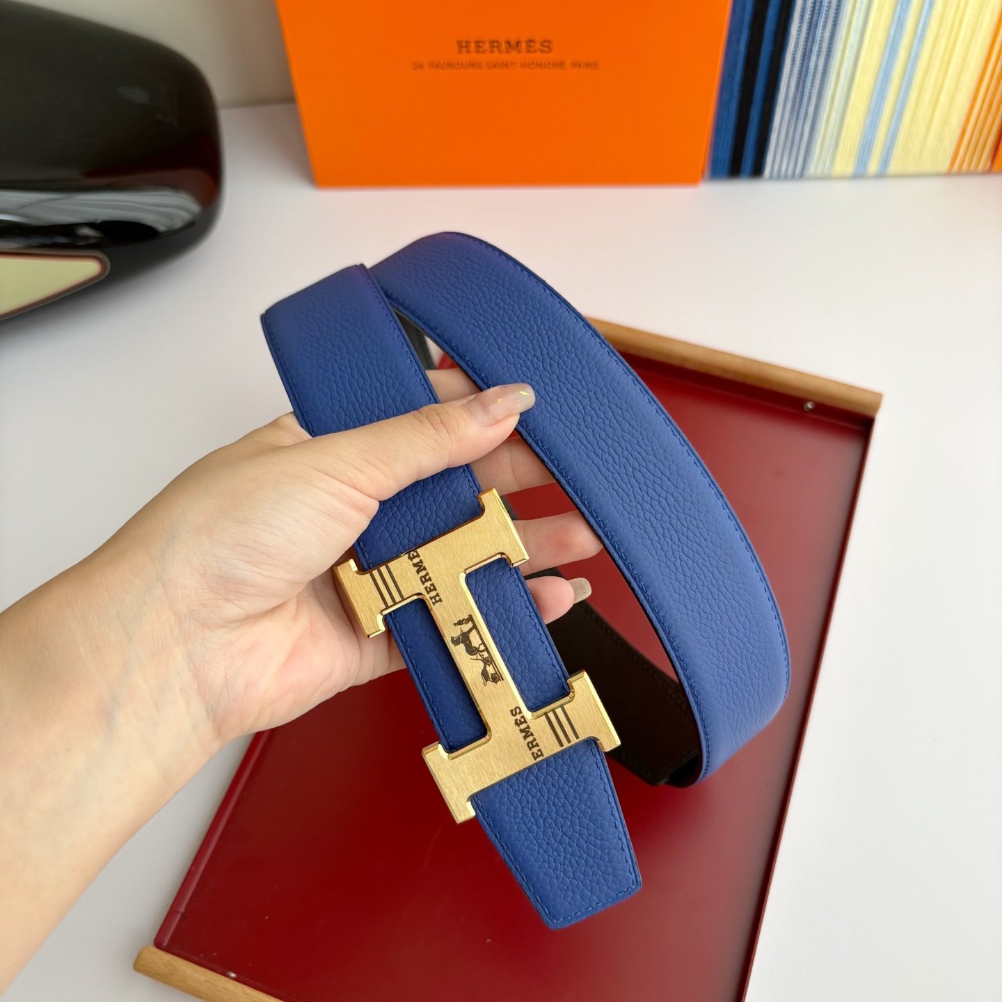【爱马仕】Hermes 原单爱马仕，宽3.8cm进口原版皮带身，双面可两面用，精品电镀五金 ！