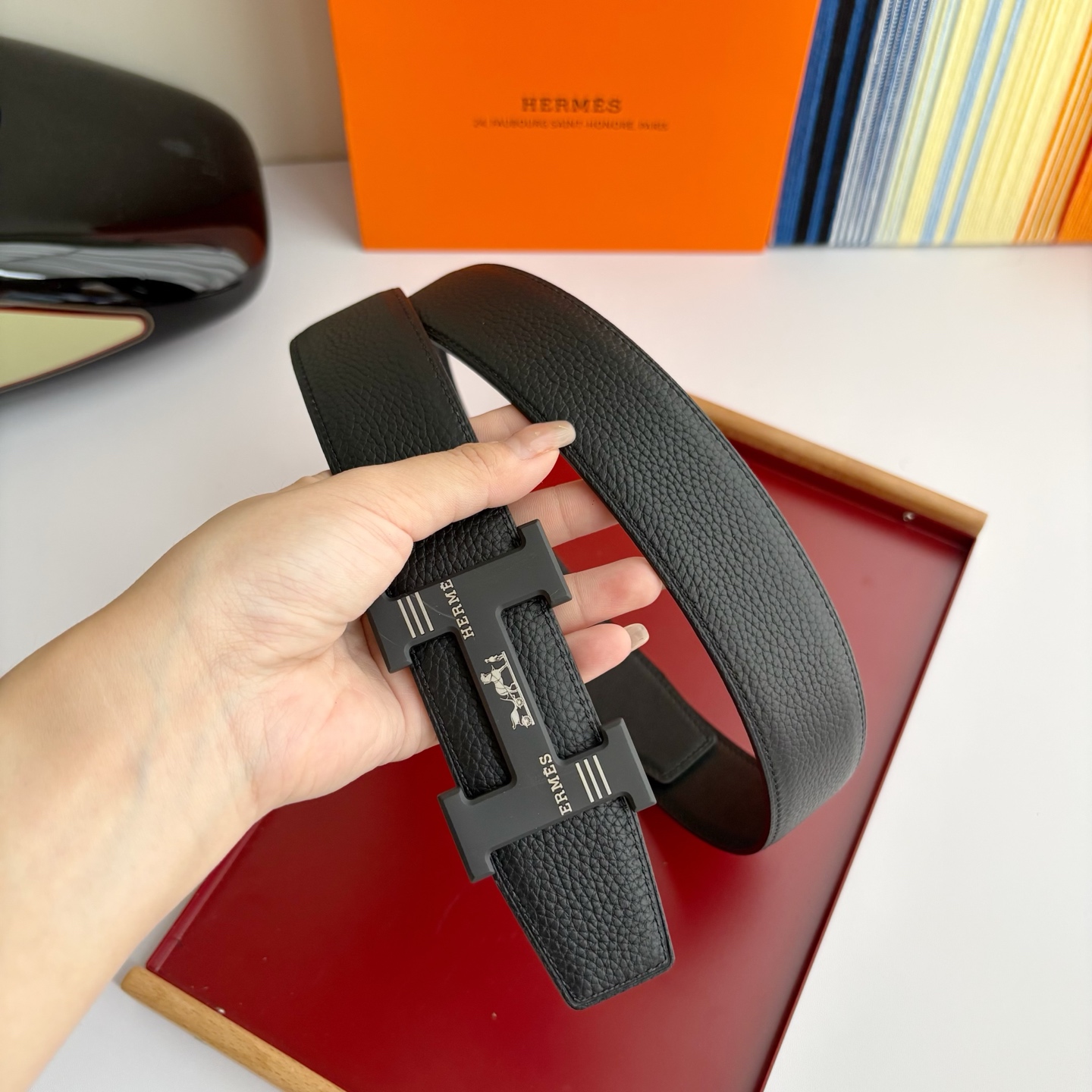 【爱马仕】Hermes 原单爱马仕，宽3.8cm进口原版皮带身，双面可两面用，精品电镀五金 ！