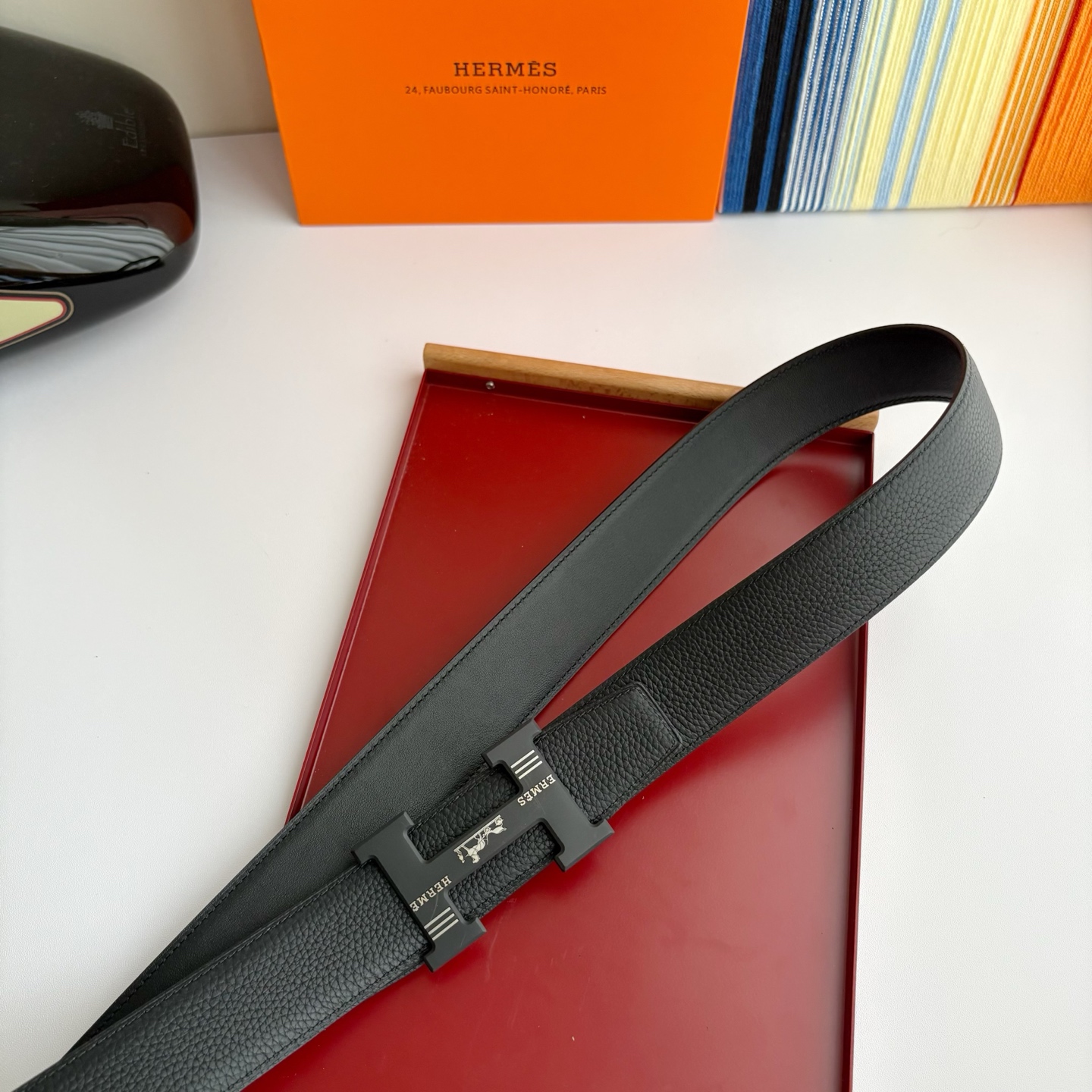 【爱马仕】Hermes 原单爱马仕，宽3.8cm进口原版皮带身，双面可两面用，精品电镀五金 ！