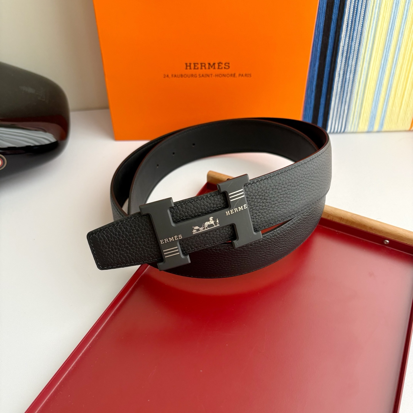 【爱马仕】Hermes 原单爱马仕，宽3.8cm进口原版皮带身，双面可两面用，精品电镀五金 ！