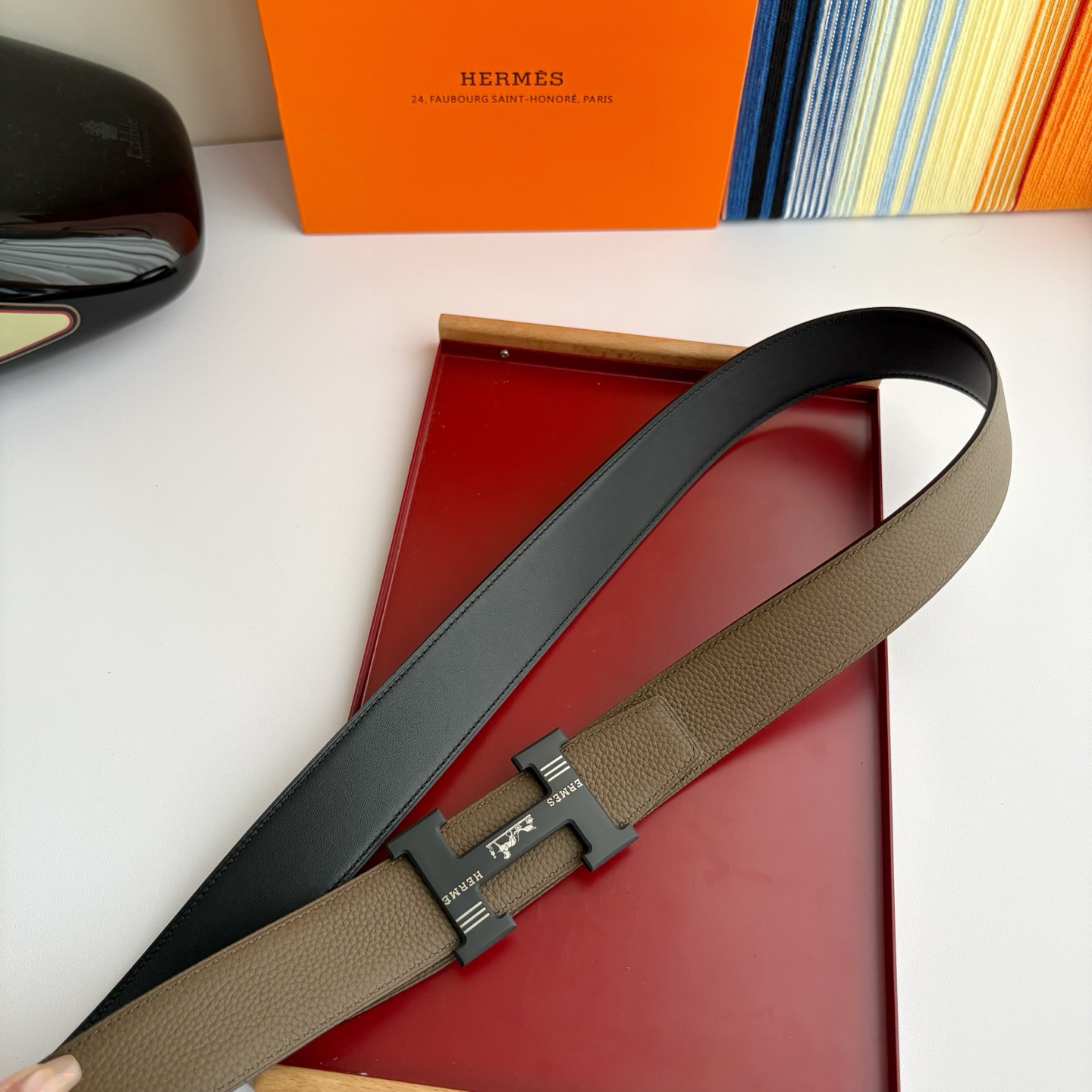 【爱马仕】Hermes 原单爱马仕，宽3.8cm进口原版皮带身，双面可两面用，精品电镀五金 ！