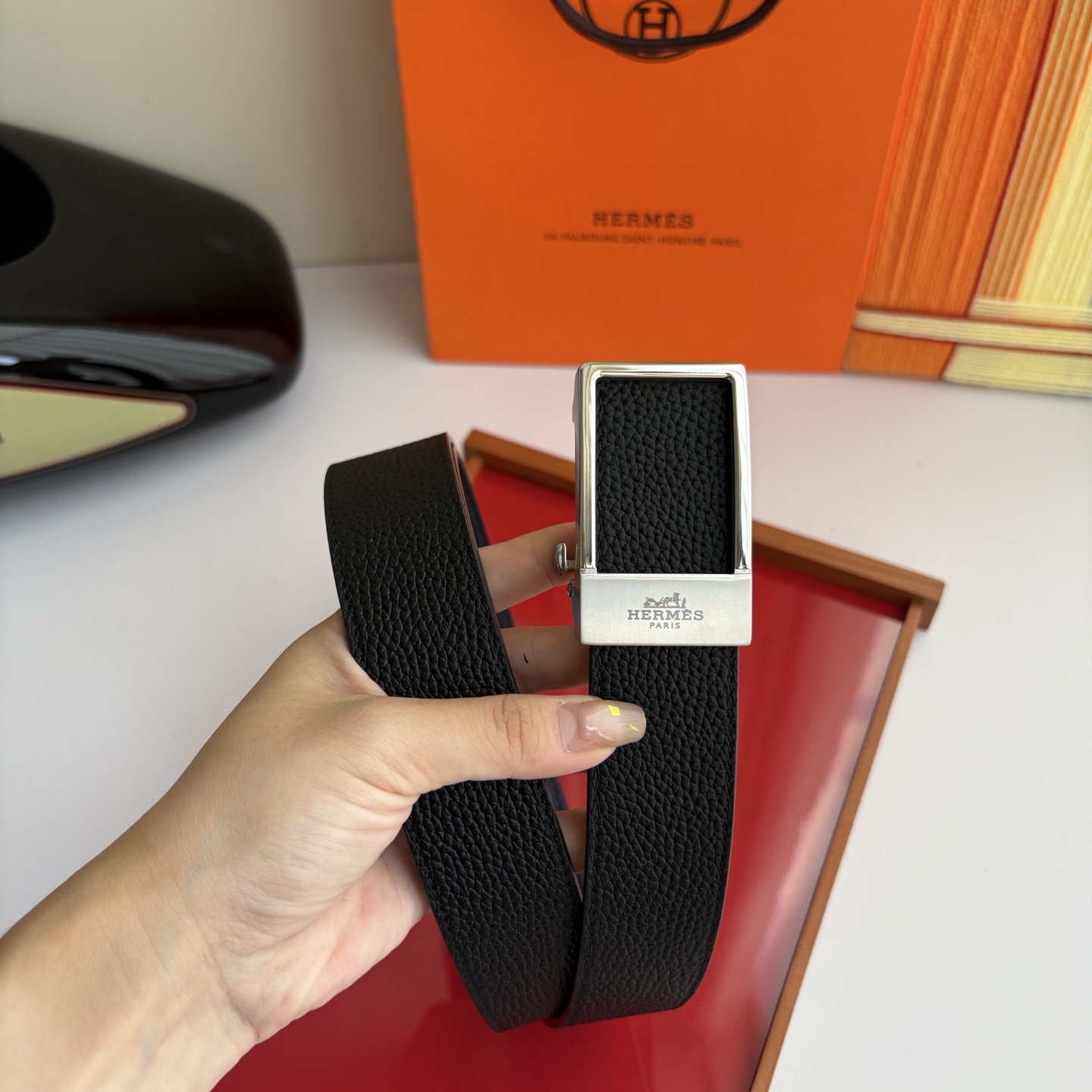 【爱马仕】 爱马仕经典小牛皮，手感细腻柔软，搭配纯钢自动精品扣，男士必备！宽度：3.5cm