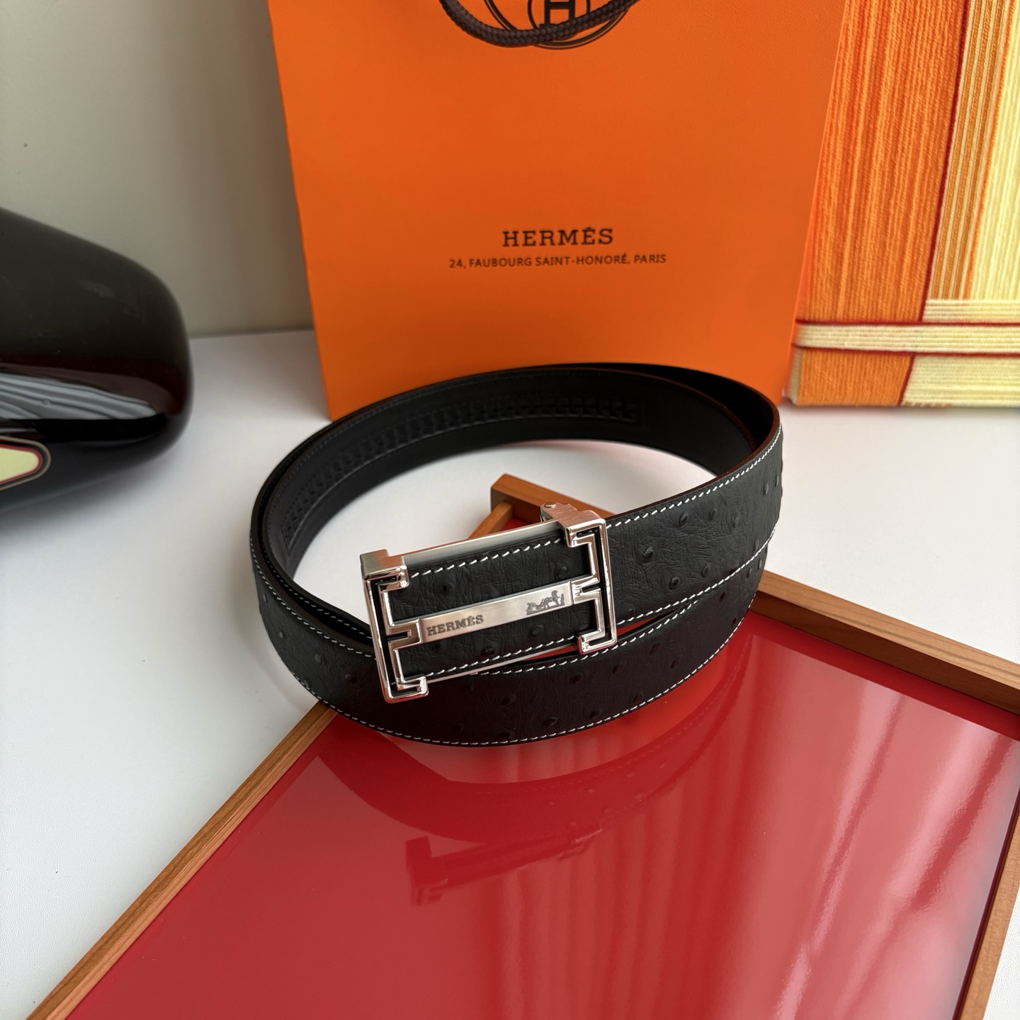 【爱马仕】Hermes 原单爱马仕，宽3.8cm进口原版皮带身，双面可用，内穿精品钢扣，精品电镀五金 ！