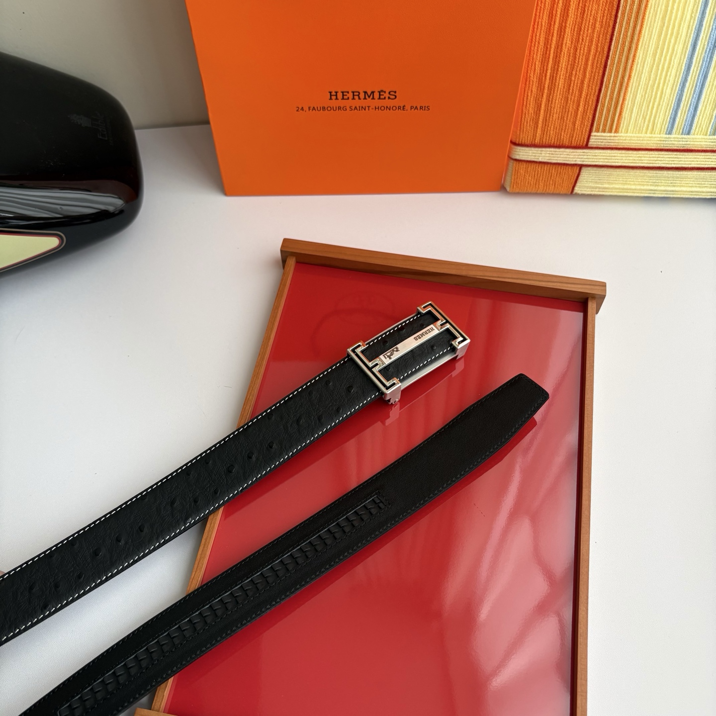 【爱马仕】Hermes 原单爱马仕，宽3.8cm进口原版皮带身，双面可用，内穿精品钢扣，精品电镀五金 ！