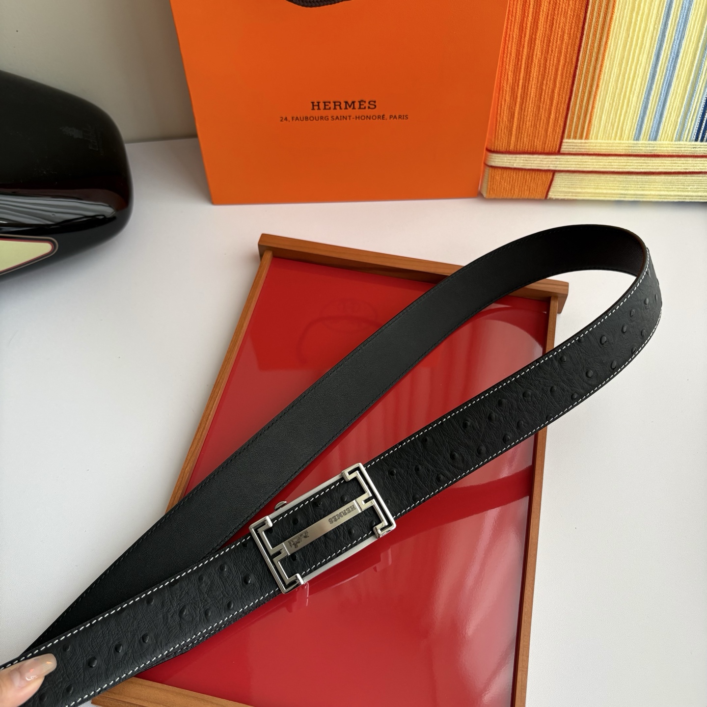 【爱马仕】Hermes 原单爱马仕，宽3.8cm进口原版皮带身，双面可用，内穿精品钢扣，精品电镀五金 ！