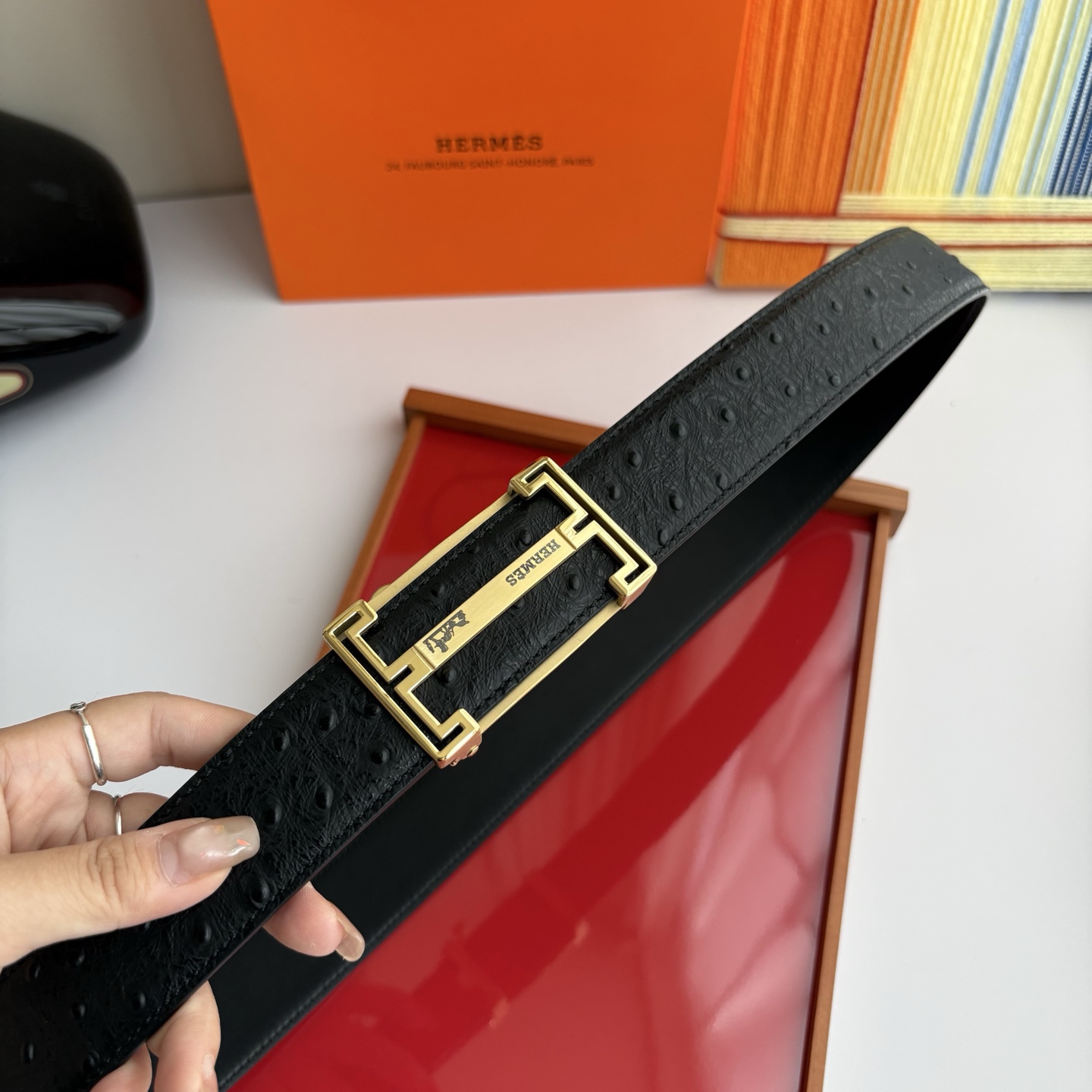【爱马仕】Hermes 原单爱马仕，宽3.8cm进口原版皮带身，双面可用，内穿精品钢扣，精品电镀五金 ！