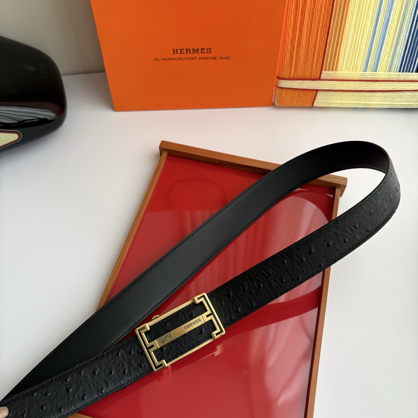 【爱马仕】Hermes 原单爱马仕，宽3.8cm进口原版皮带身，双面可用，内穿精品钢扣，精品电镀五金 ！