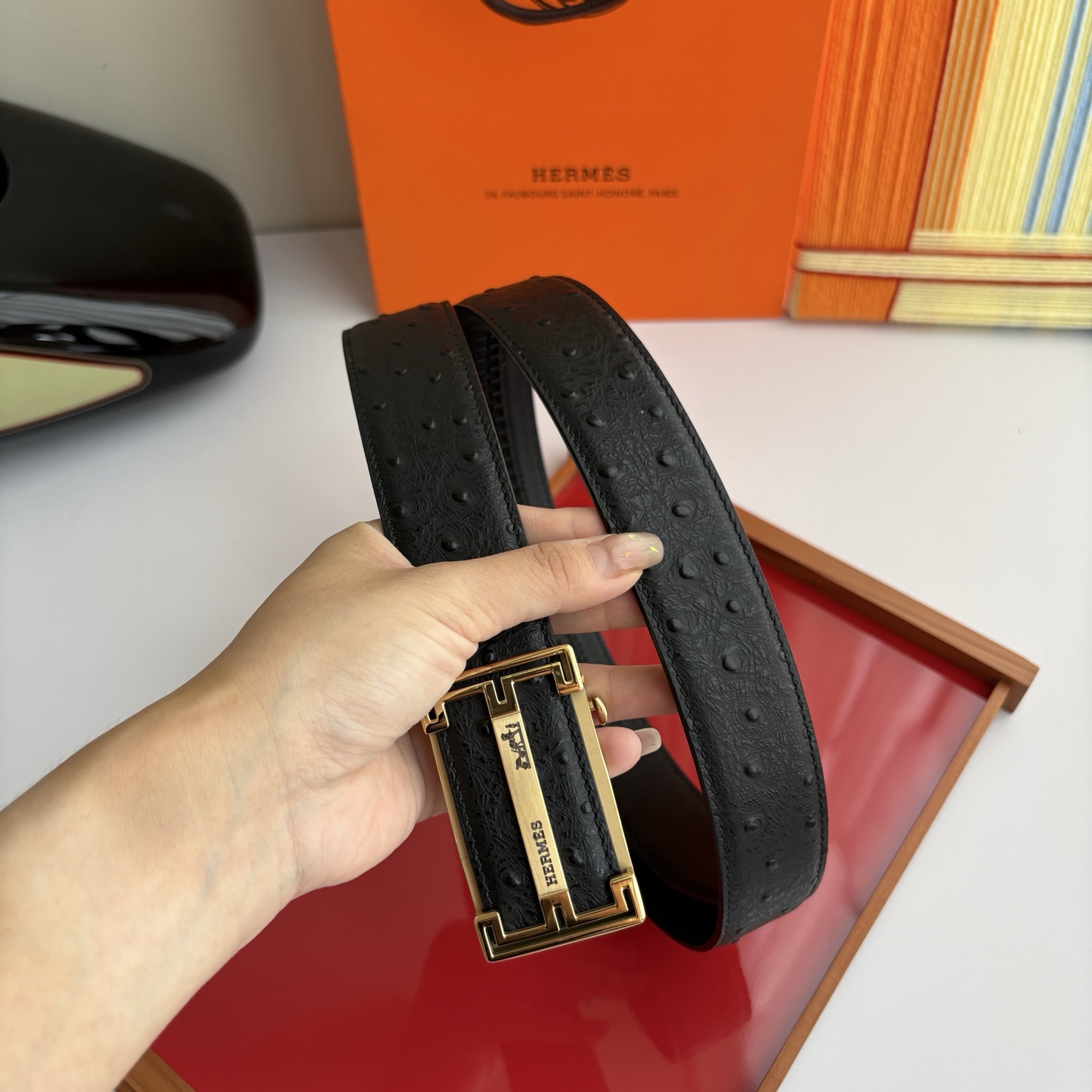 【爱马仕】Hermes 原单爱马仕，宽3.8cm进口原版皮带身，双面可用，内穿精品钢扣，精品电镀五金 ！