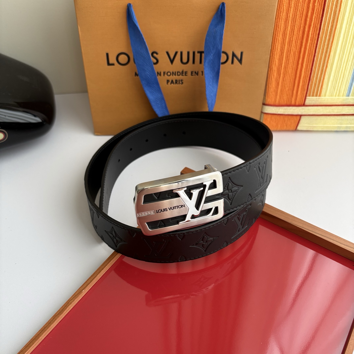 Lv经典原单品质，压花面配原版皮底，原单精品内穿钢扣，精工制作，细节看图，实物拍摄，高端奢华，宽度4.0