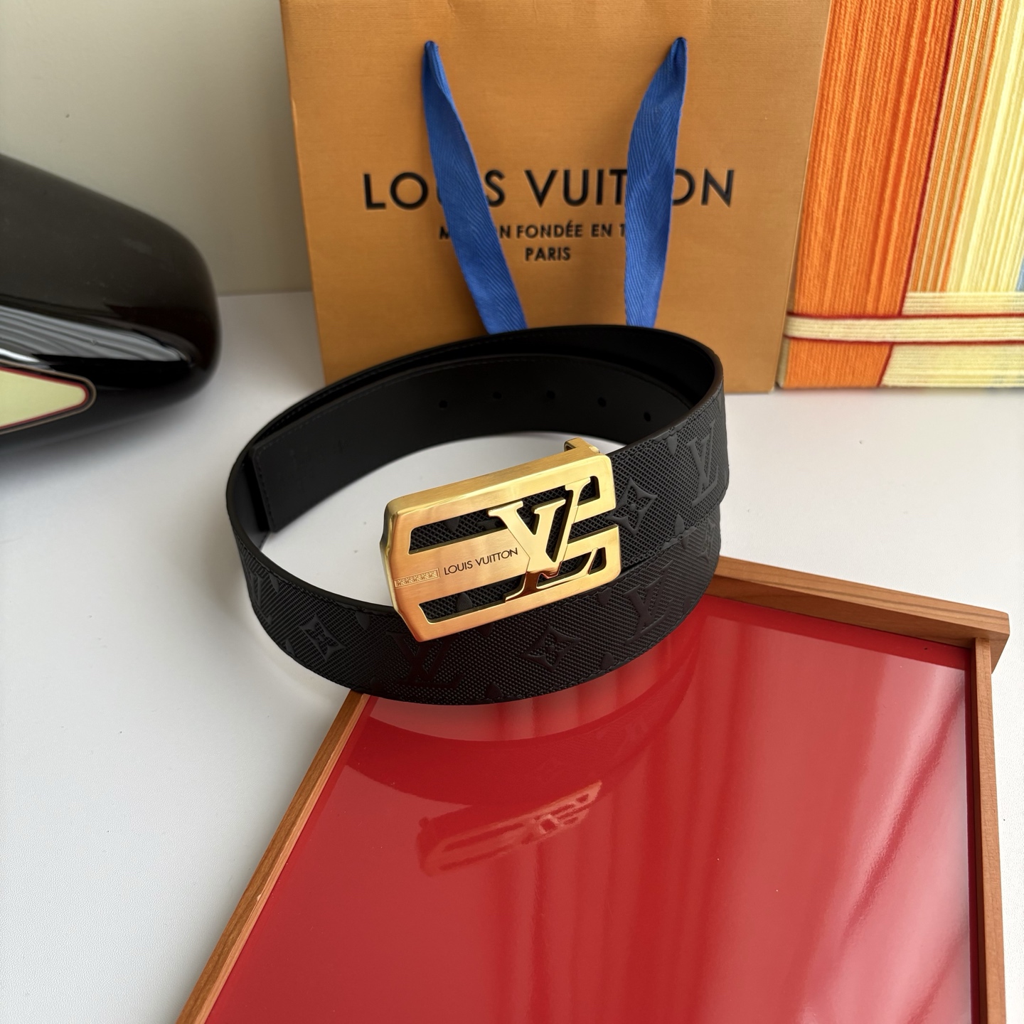 Lv经典原单品质，压花面配原版皮底，原单精品内穿钢扣，精工制作，细节看图，实物拍摄，高端奢华，宽度4.0