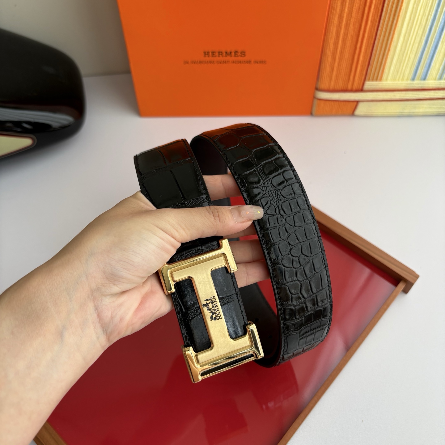 【爱马仕】Hermes 原单爱马仕，宽3.8cm进口原版皮带身，双面可用，内穿精品钢扣，精品电镀五金 ！