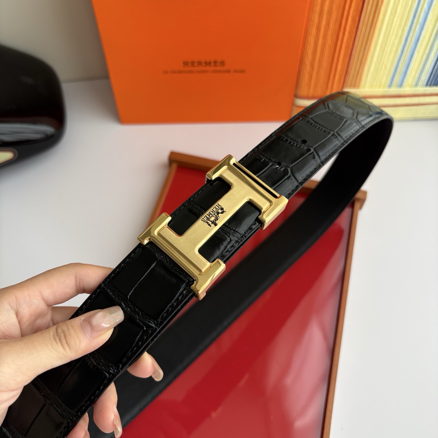 【爱马仕】Hermes 原单爱马仕，宽3.8cm进口原版皮带身，双面可用，内穿精品钢扣，精品电镀五金 ！