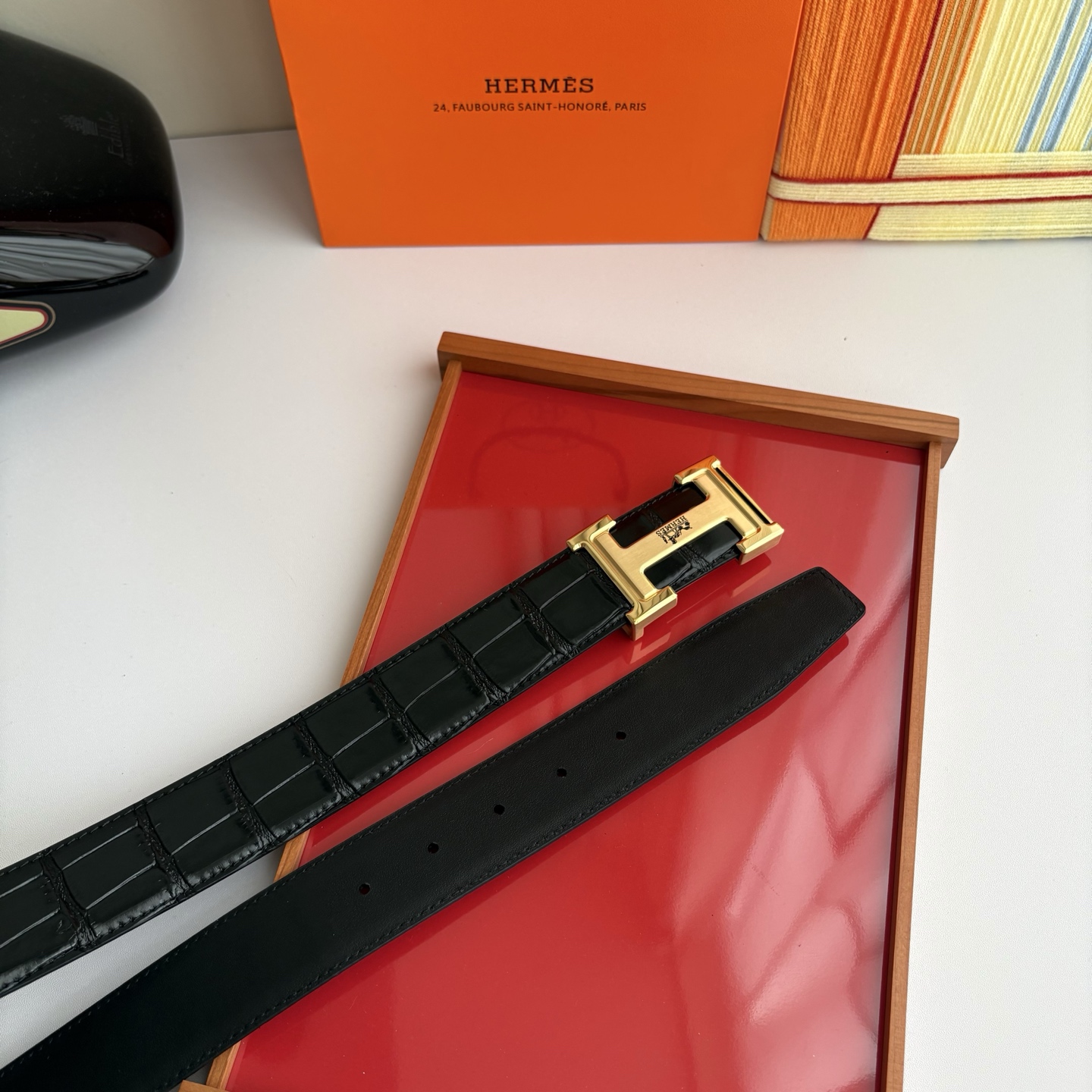 【爱马仕】Hermes 原单爱马仕，宽3.8cm进口原版皮带身，双面可用，内穿精品钢扣，精品电镀五金 ！