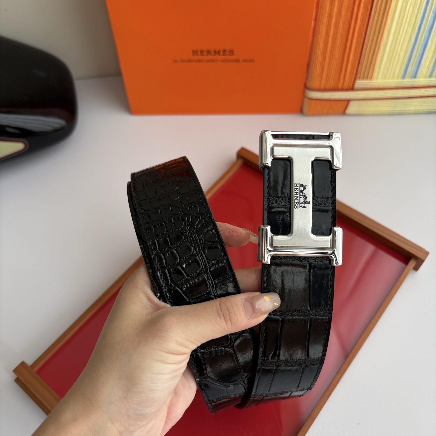 【爱马仕】Hermes 原单爱马仕，宽3.8cm进口原版皮带身，双面可用，内穿精品钢扣，精品电镀五金 ！